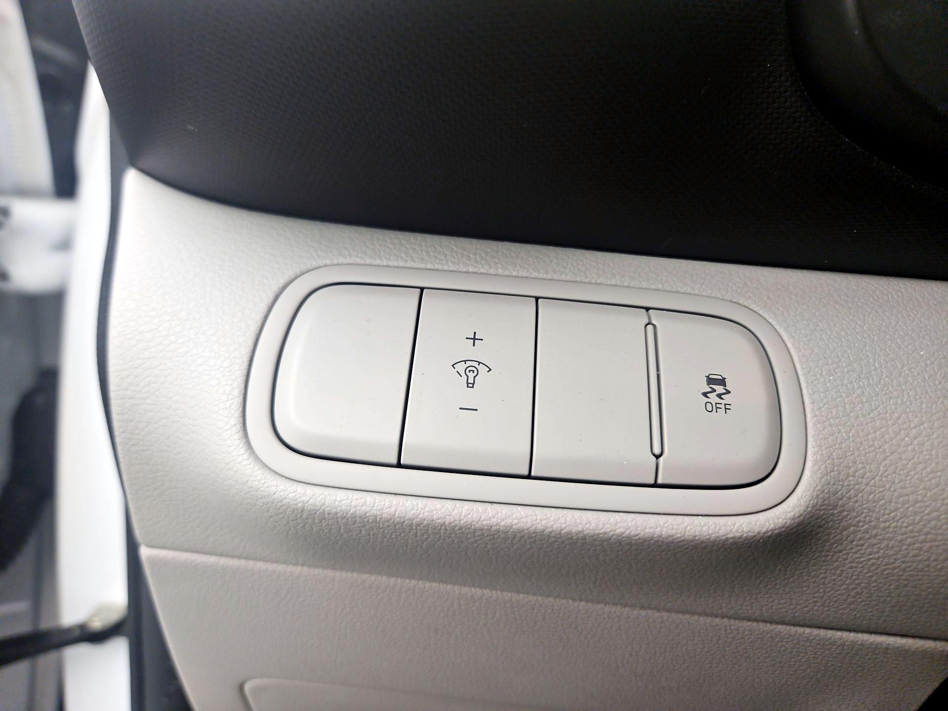 Thumbnail: 2023 Hyundai Venue - 13