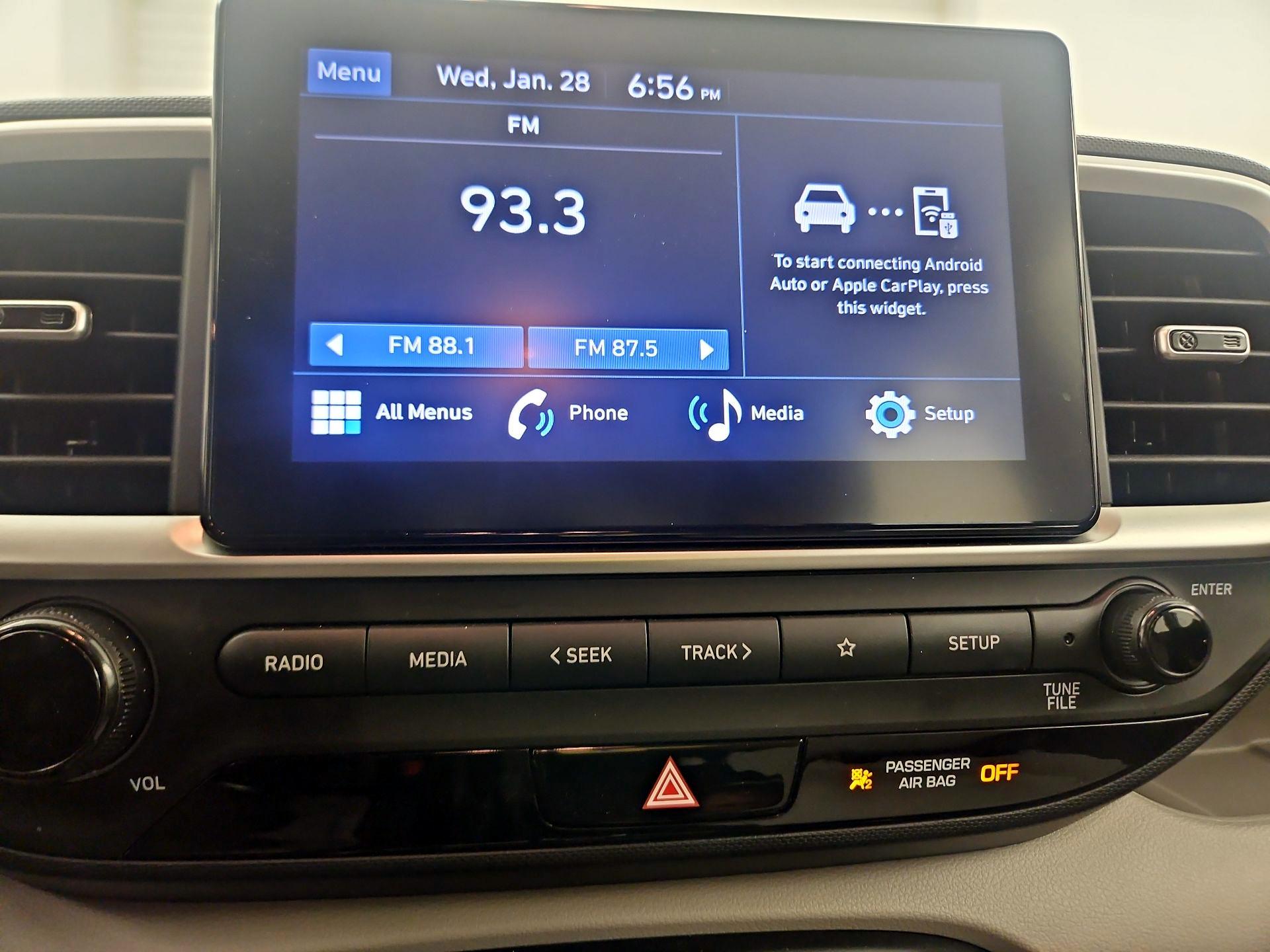 Thumbnail: 2023 Hyundai Venue - 15