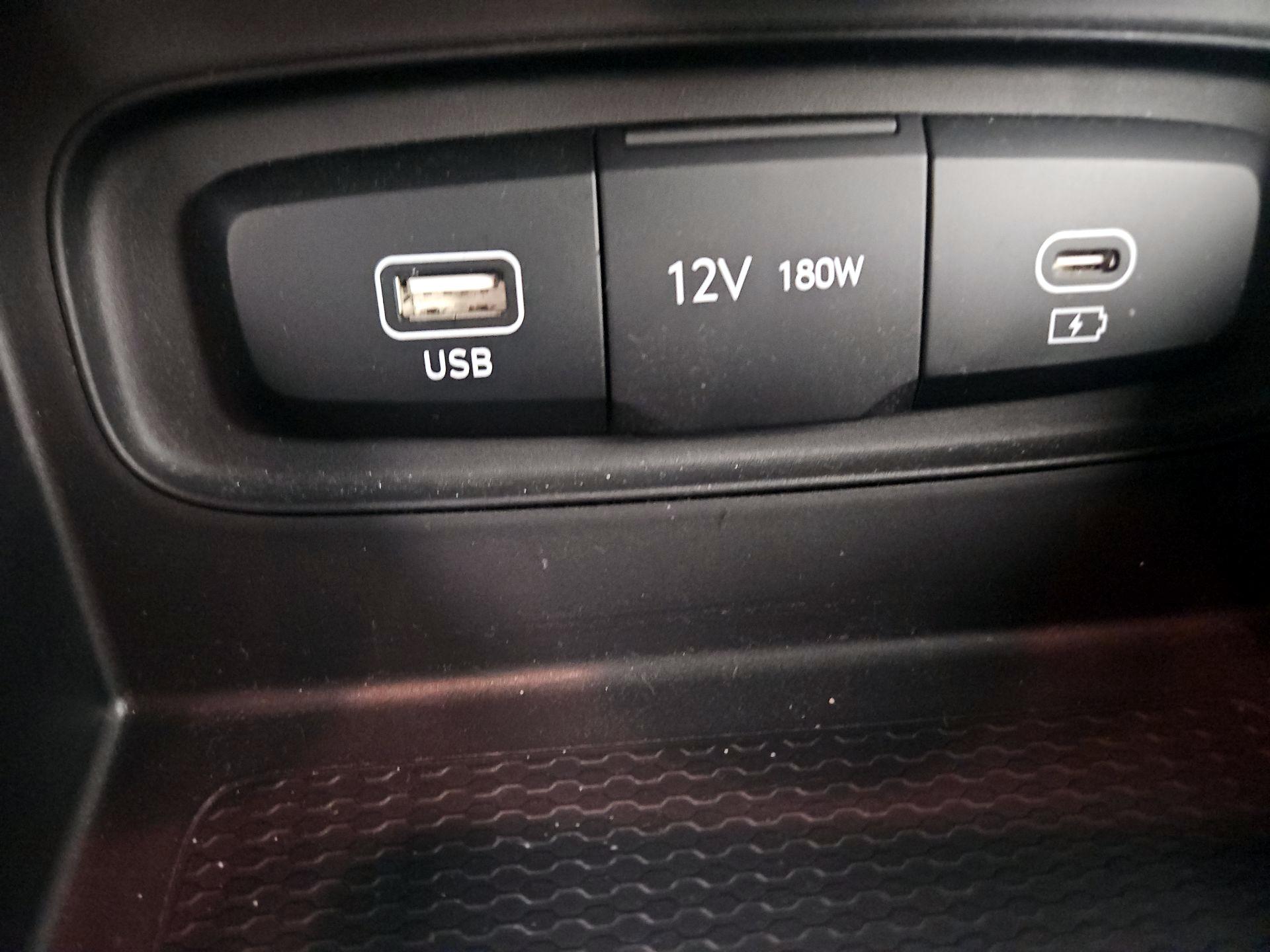 Thumbnail: 2023 Hyundai Venue - 18