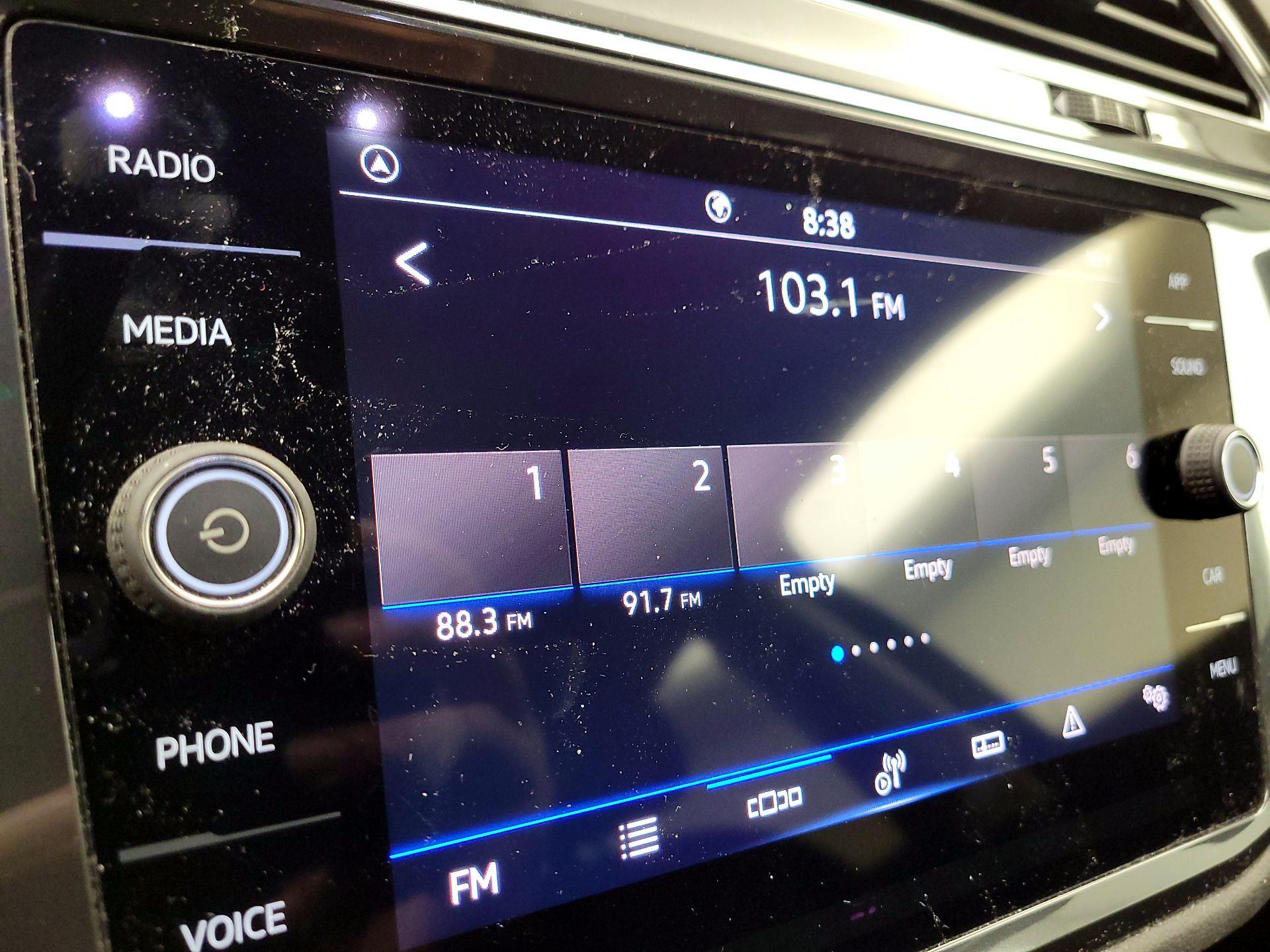 Thumbnail: 2023 Volkswagen Tiguan - 13