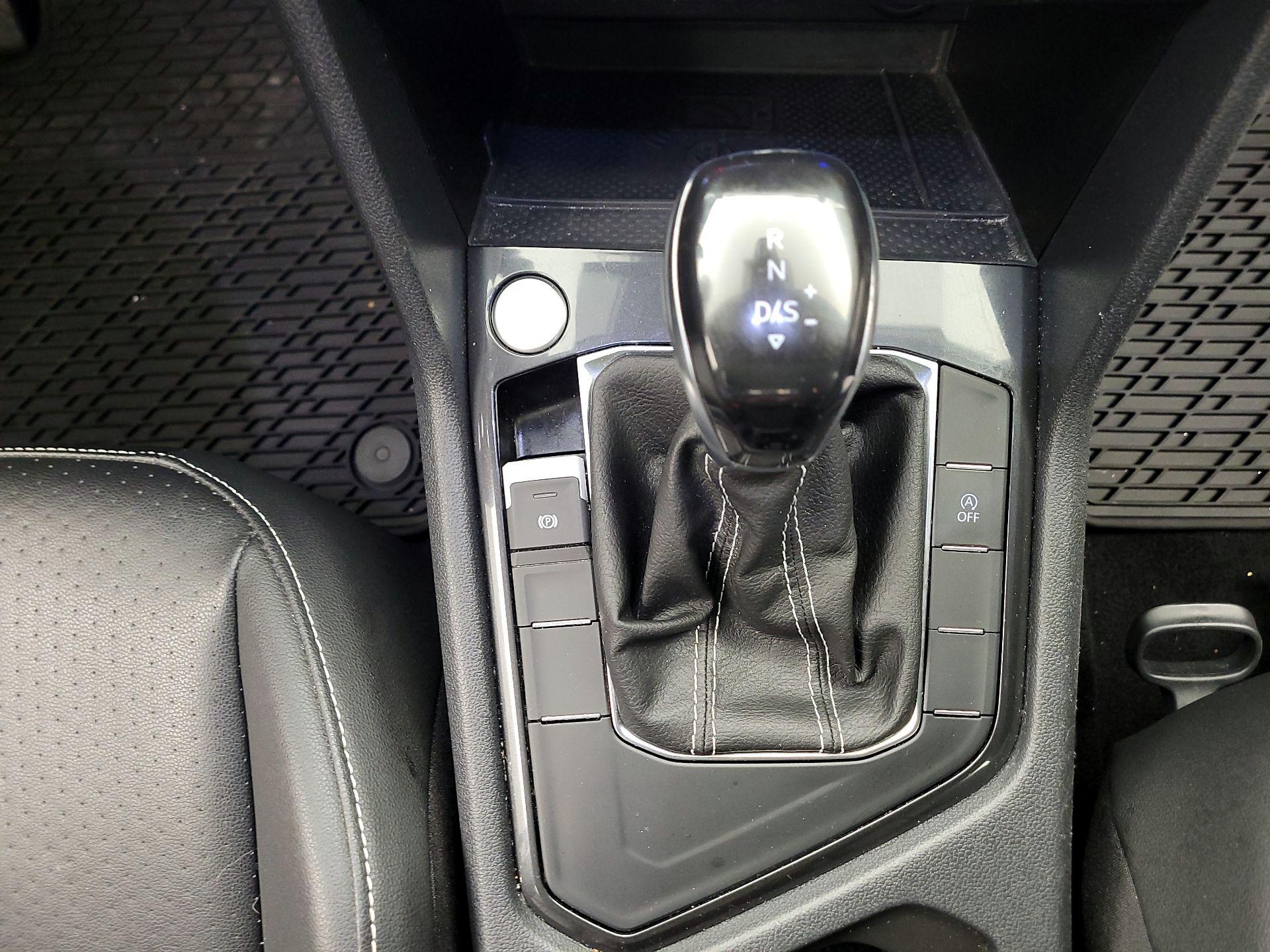 Thumbnail: 2023 Volkswagen Tiguan - 15