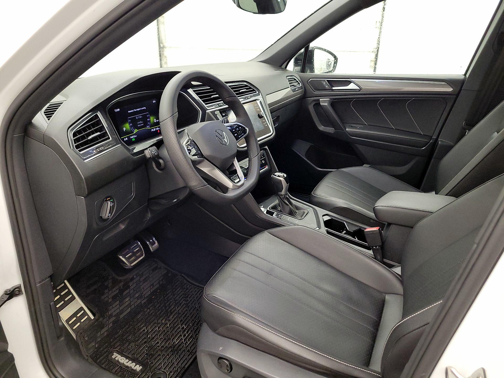 Thumbnail: 2022 Volkswagen Tiguan - 11