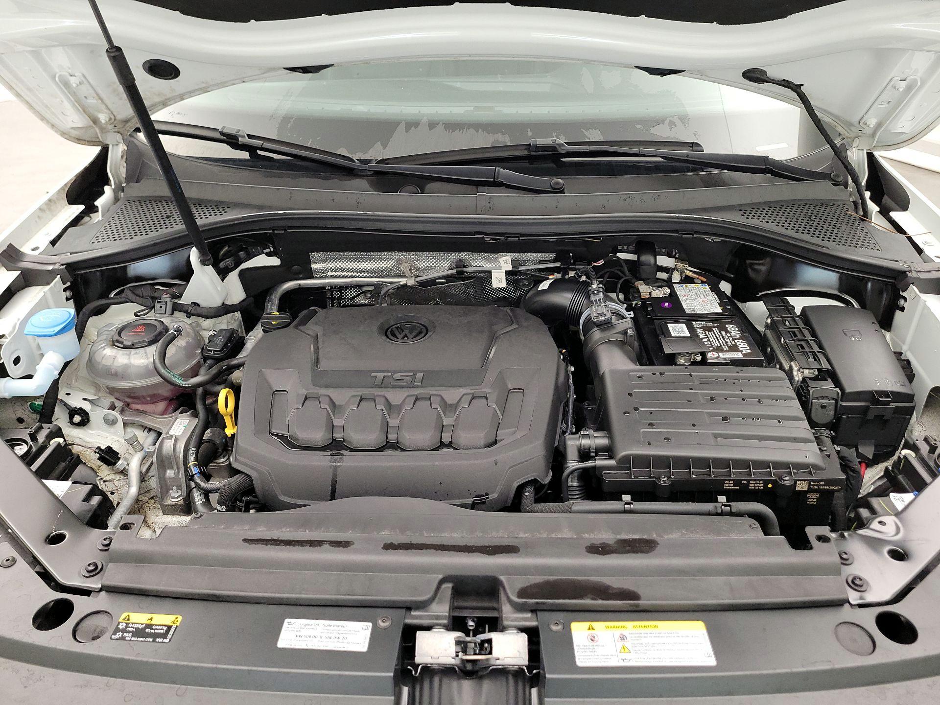 Thumbnail: 2022 Volkswagen Tiguan - 17