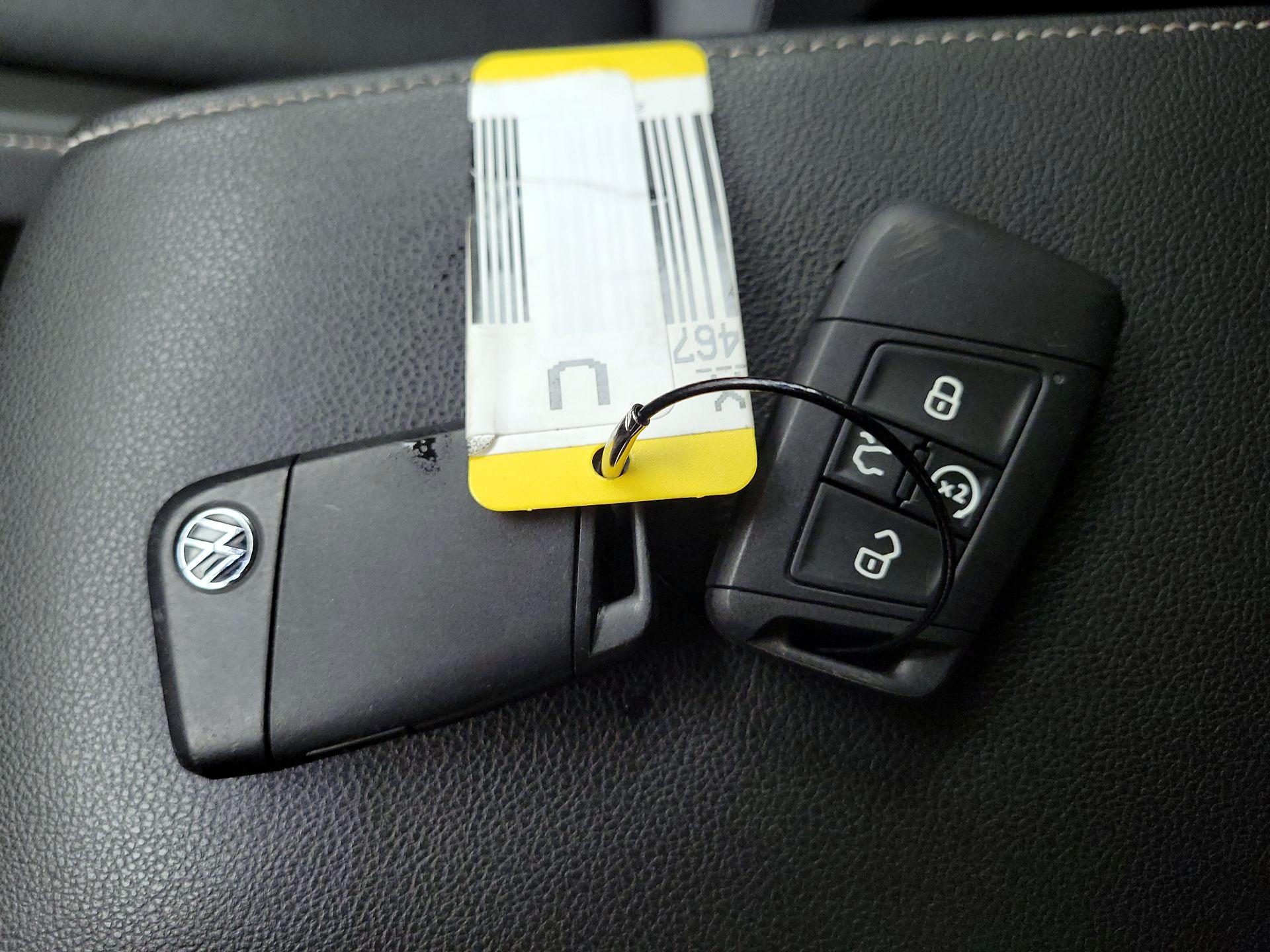 Thumbnail: 2022 Volkswagen Tiguan - 18