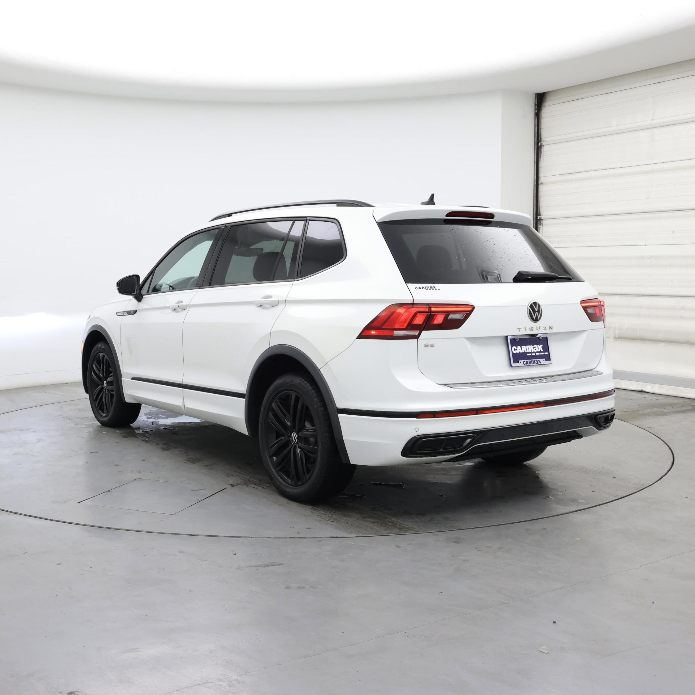 Thumbnail: 2022 Volkswagen Tiguan - 2