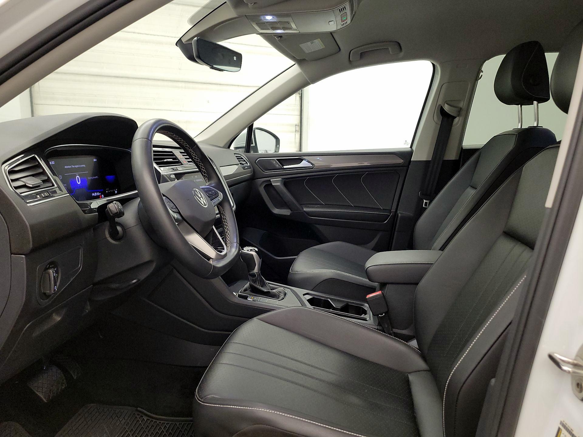 Thumbnail: 2023 Volkswagen Tiguan - 11