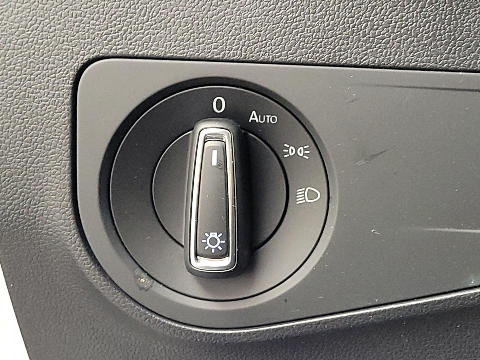 Thumbnail: 2023 Volkswagen Tiguan - 13