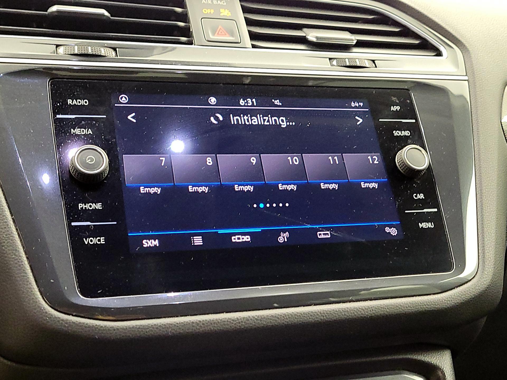 Thumbnail: 2023 Volkswagen Tiguan - 15