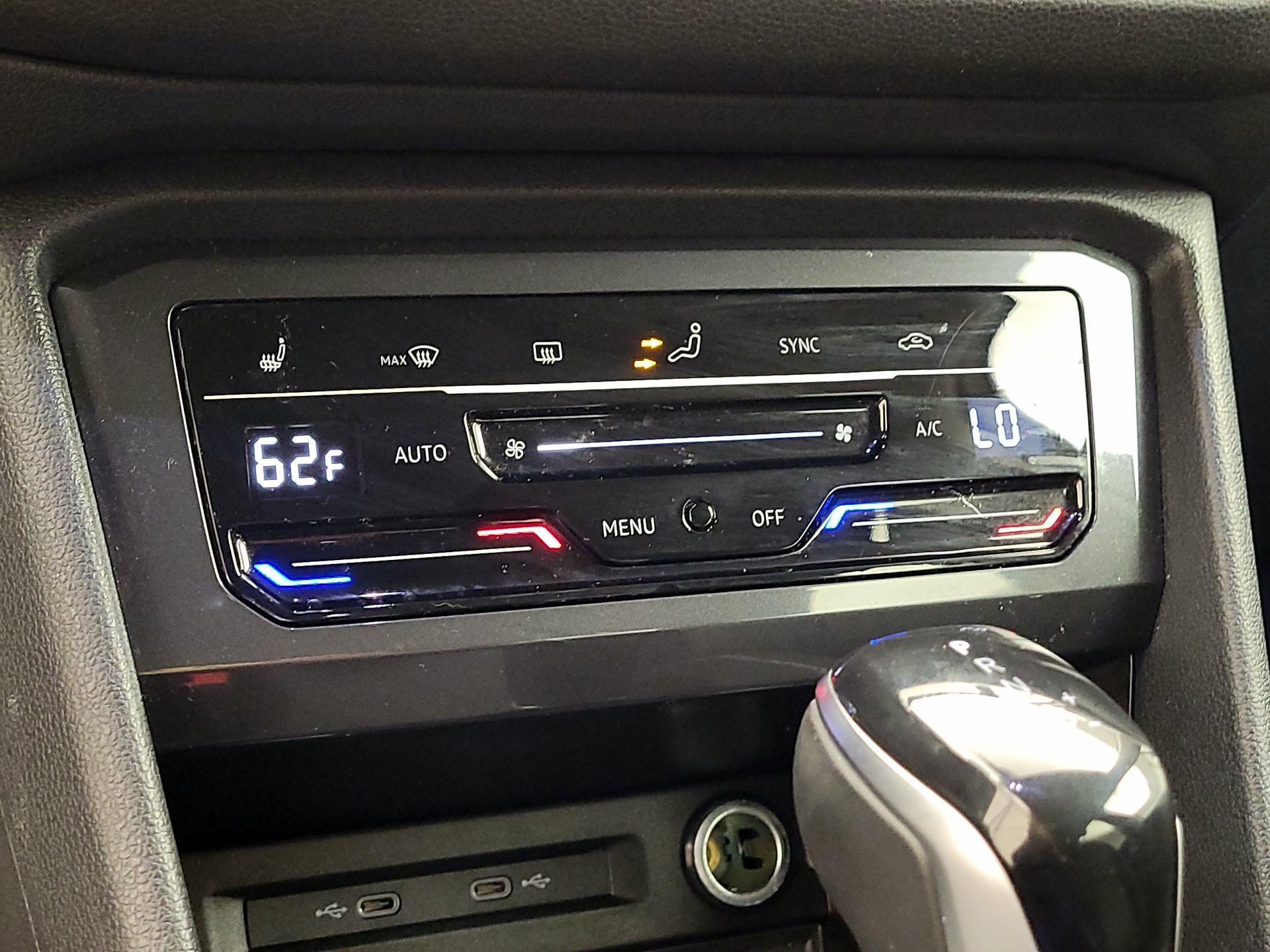 Thumbnail: 2023 Volkswagen Tiguan - 16