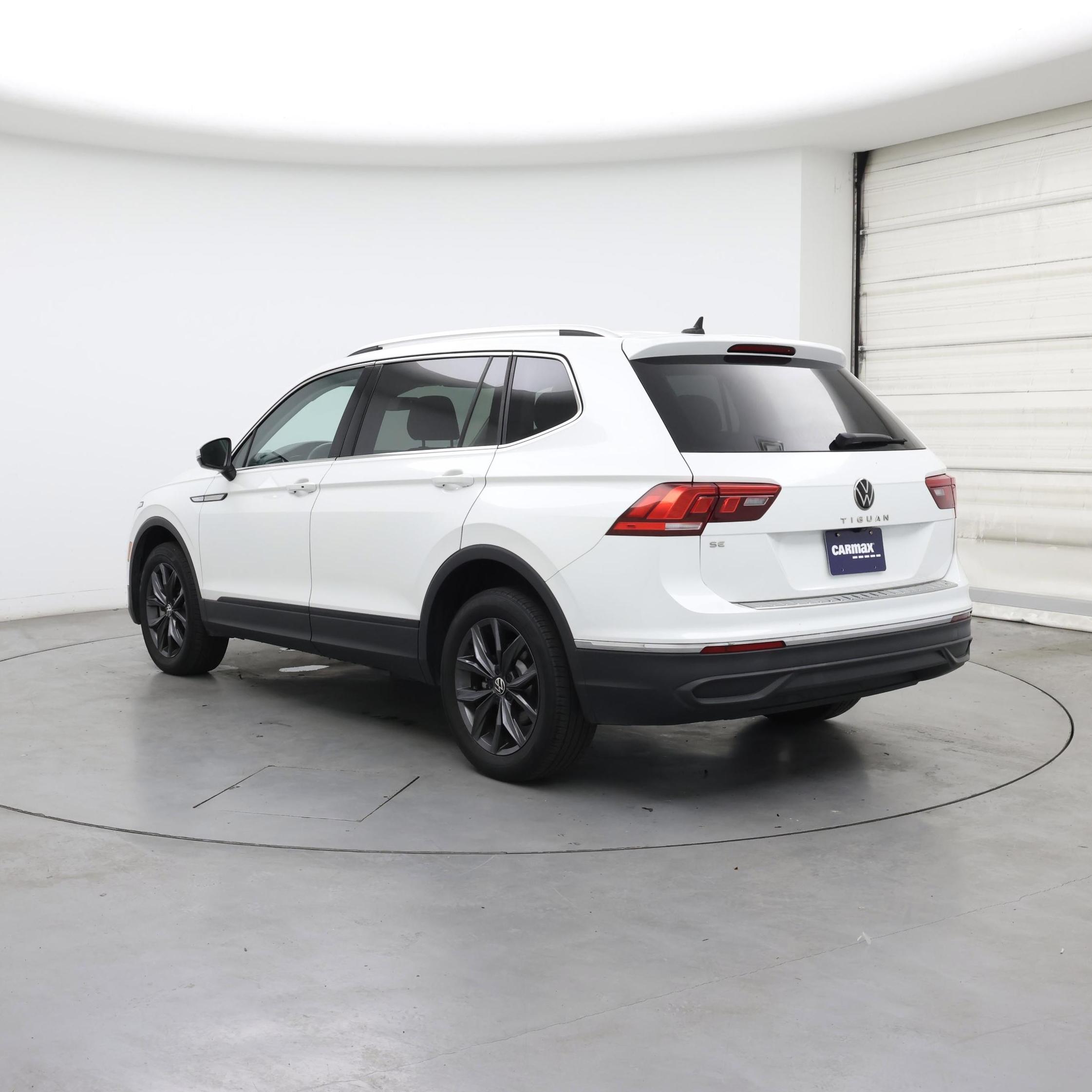 Thumbnail: 2023 Volkswagen Tiguan - 2