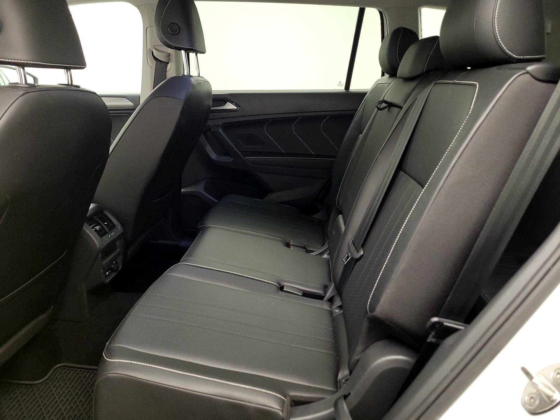 Thumbnail: 2023 Volkswagen Tiguan - 19