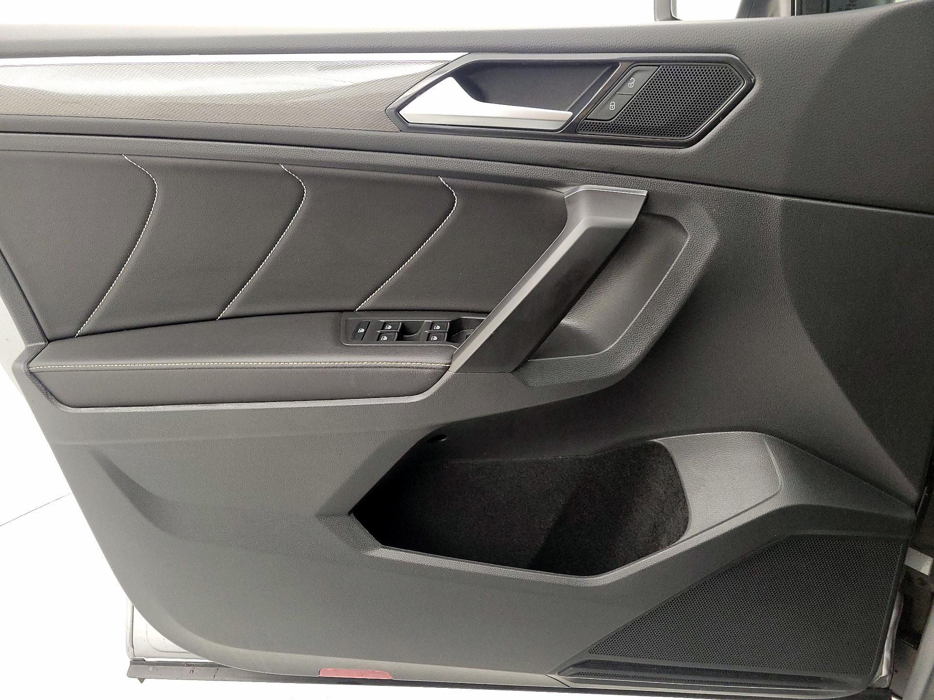 Thumbnail: 2022 Volkswagen Tiguan - 12