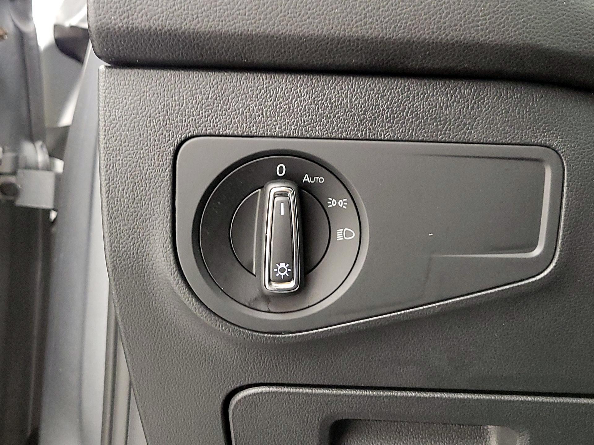 Thumbnail: 2022 Volkswagen Tiguan - 13