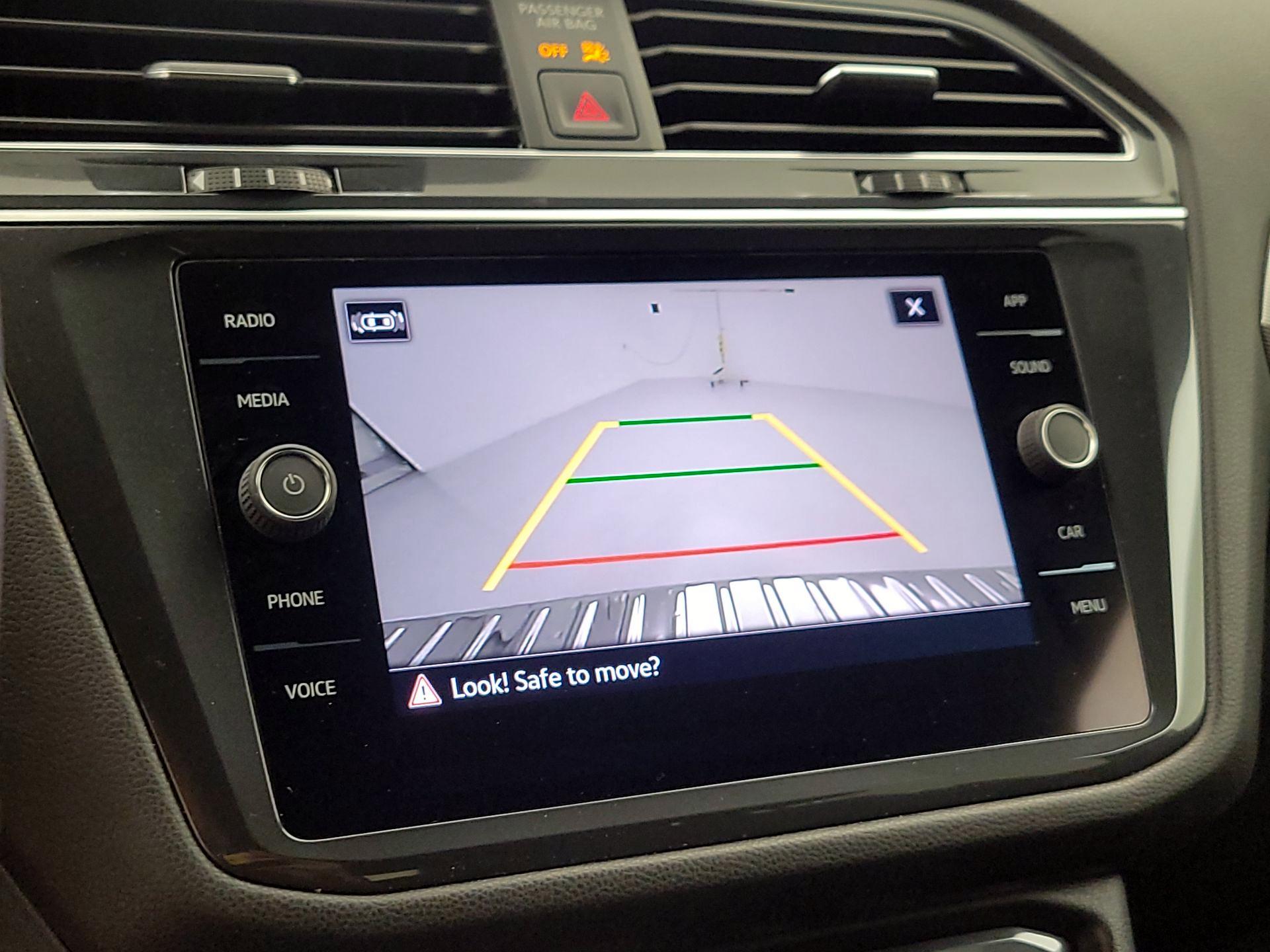 Thumbnail: 2022 Volkswagen Tiguan - 14