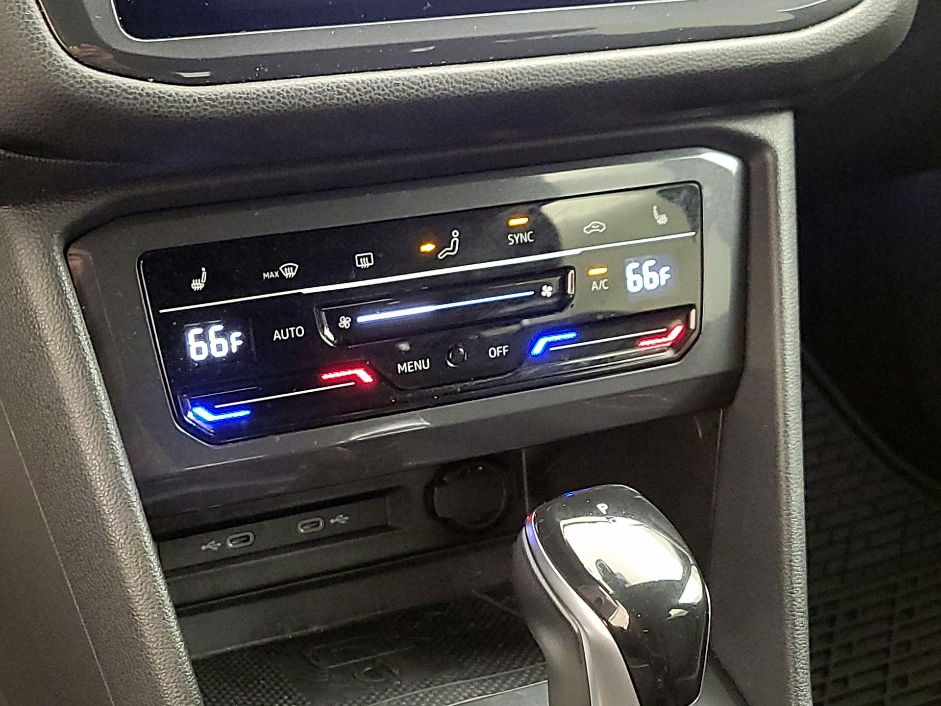 Thumbnail: 2022 Volkswagen Tiguan - 16