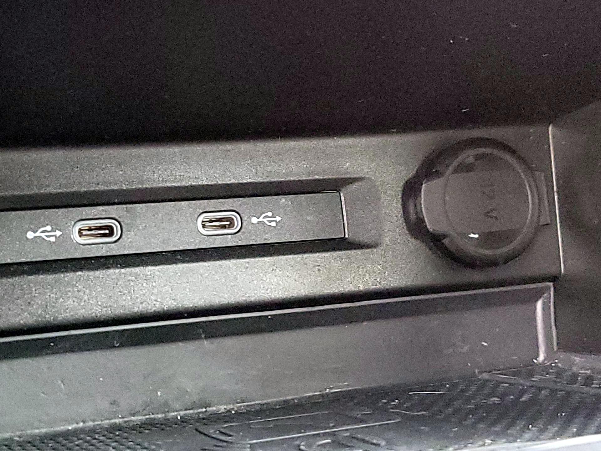 Thumbnail: 2022 Volkswagen Tiguan - 18