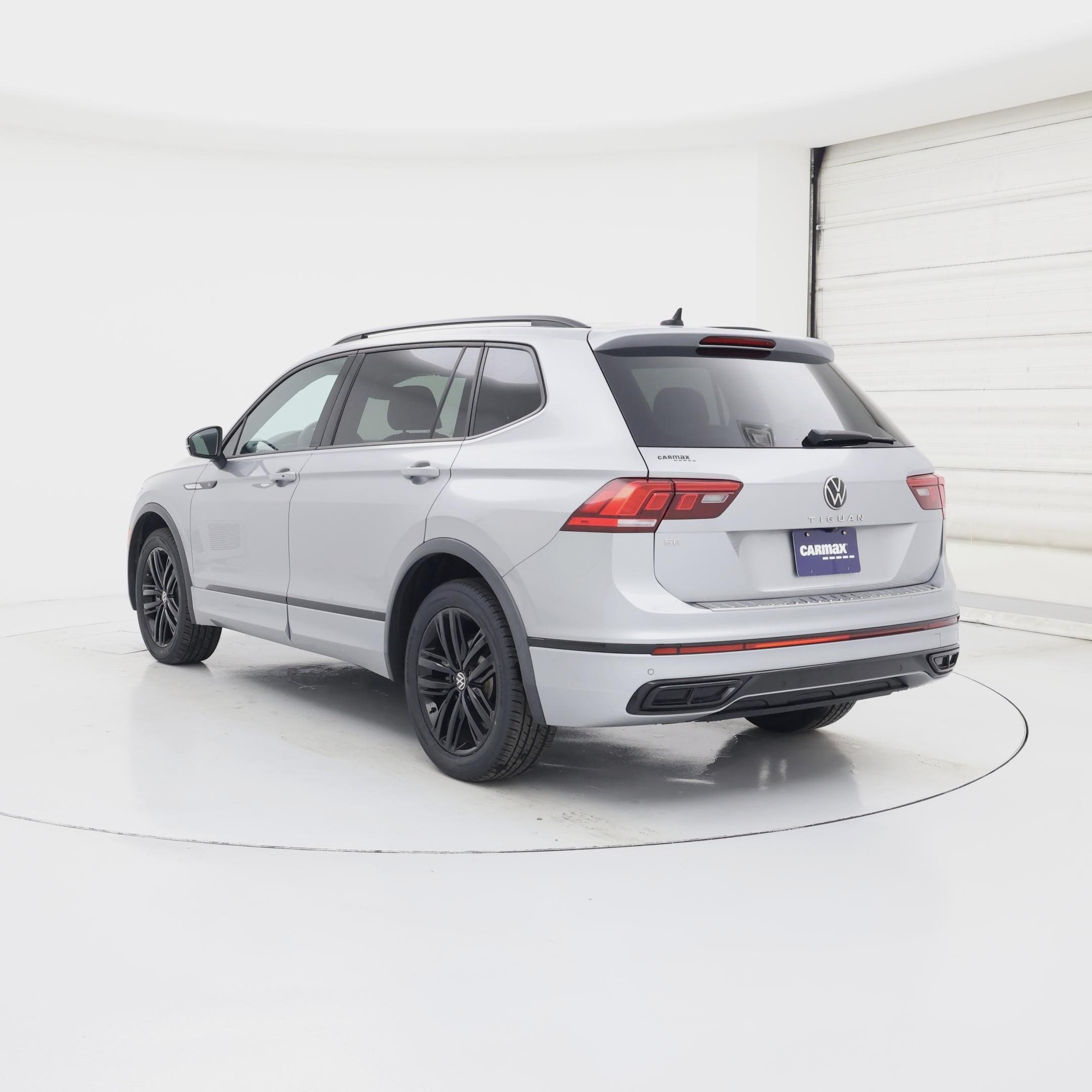 Thumbnail: 2022 Volkswagen Tiguan - 2