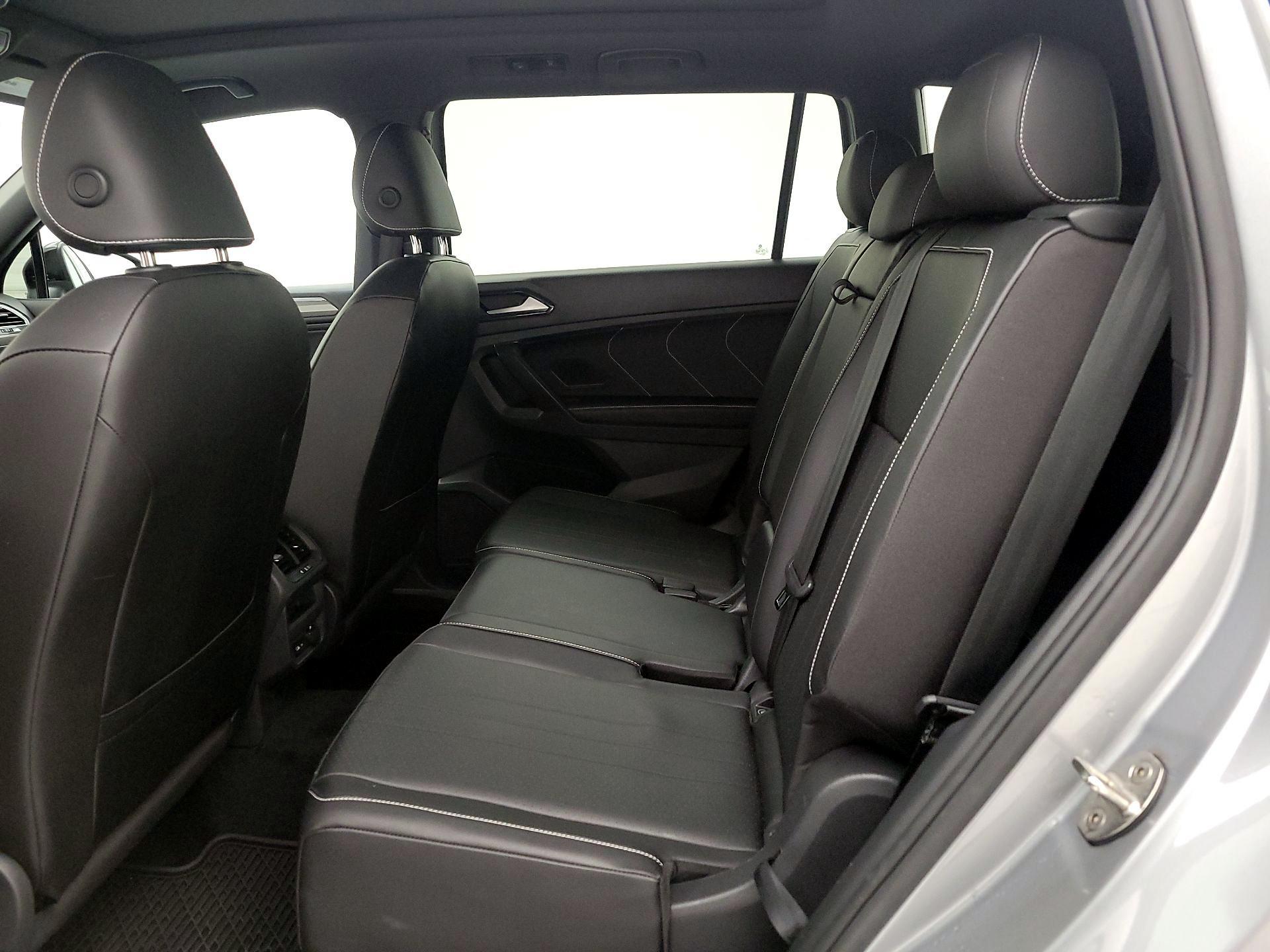 Thumbnail: 2022 Volkswagen Tiguan - 19