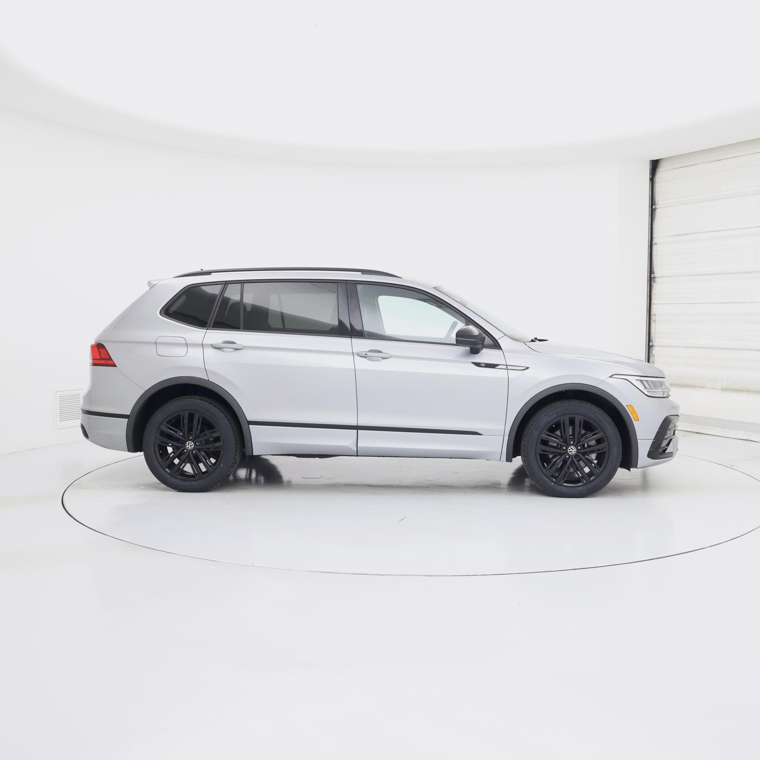 Thumbnail: 2022 Volkswagen Tiguan - 7