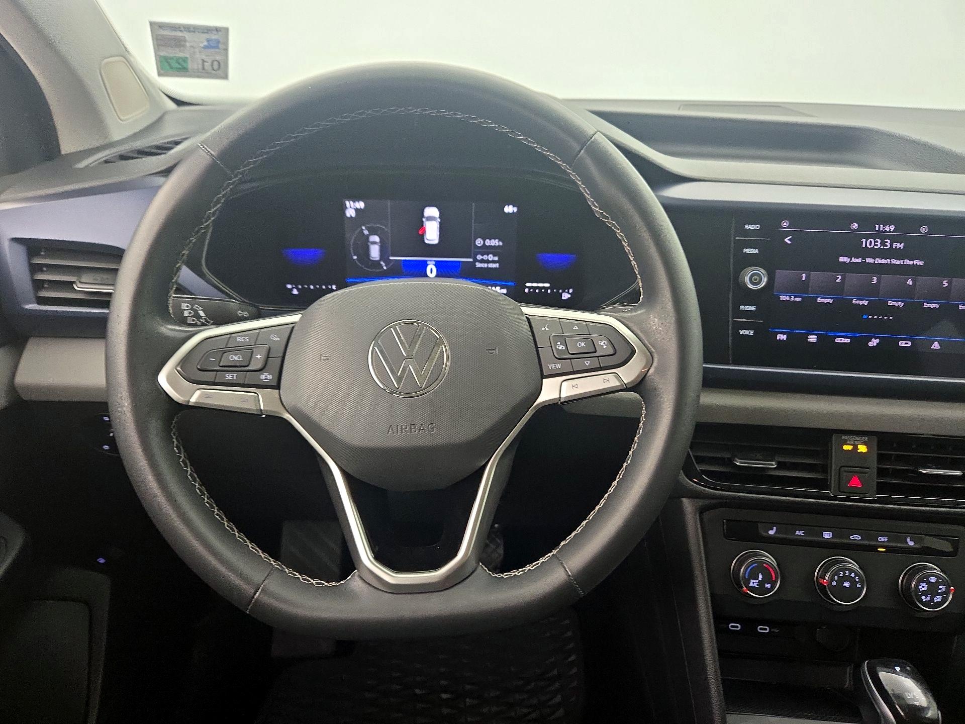 Thumbnail: 2022 Volkswagen Taos - 10