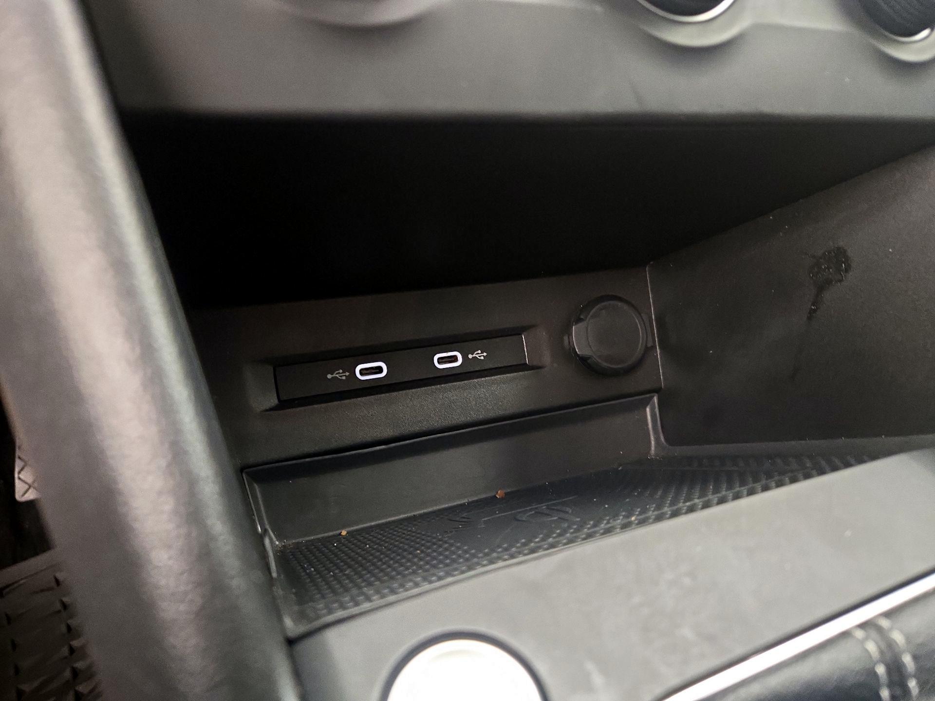 Thumbnail: 2022 Volkswagen Taos - 18