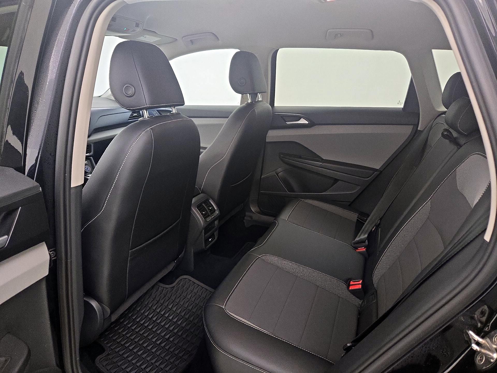 Thumbnail: 2022 Volkswagen Taos - 19