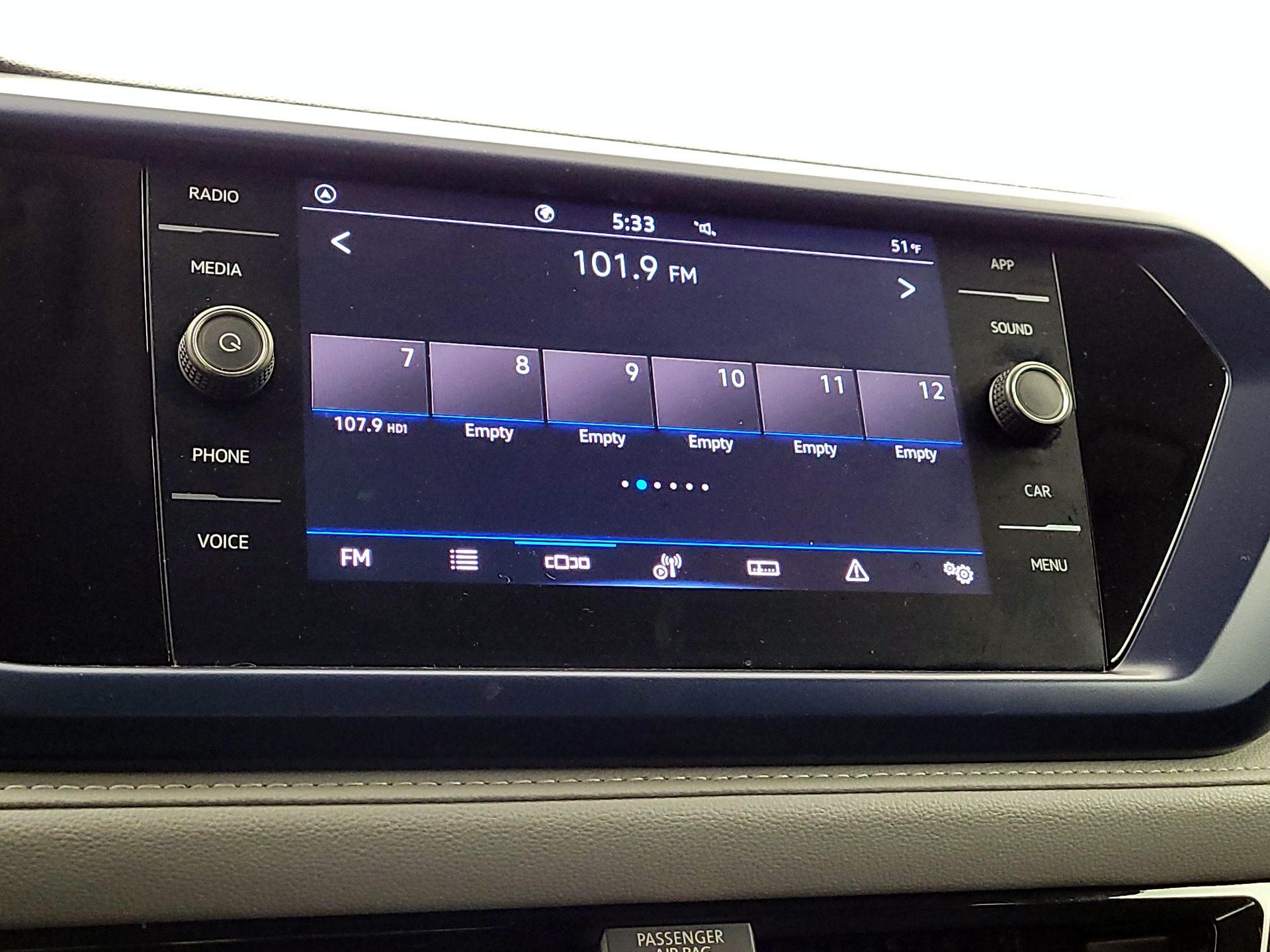 Thumbnail: 2023 Volkswagen Taos - 15