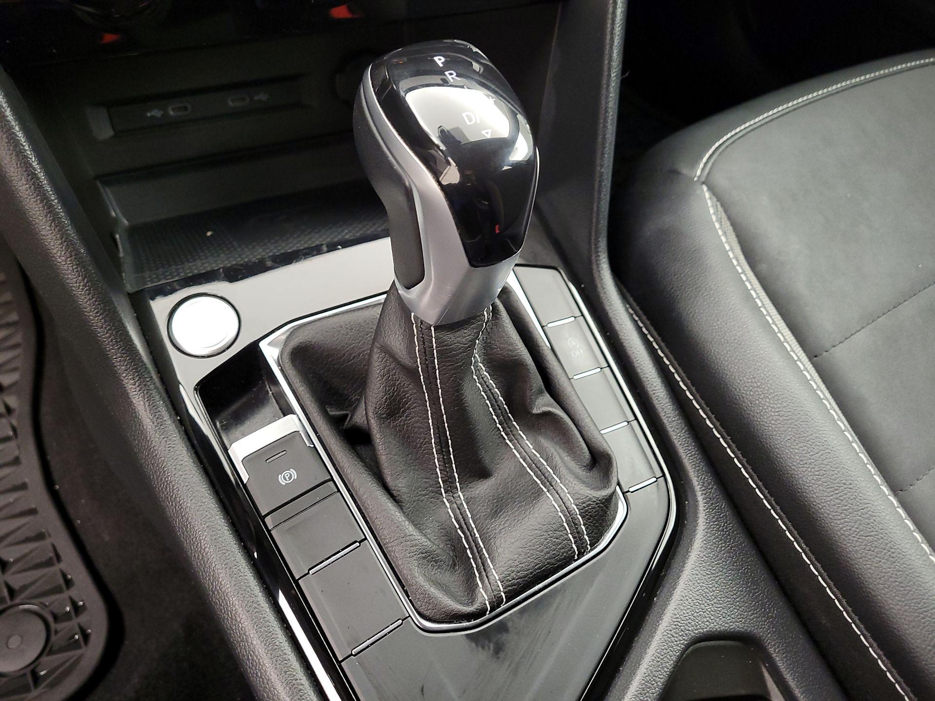 Thumbnail: 2023 Volkswagen Taos - 17