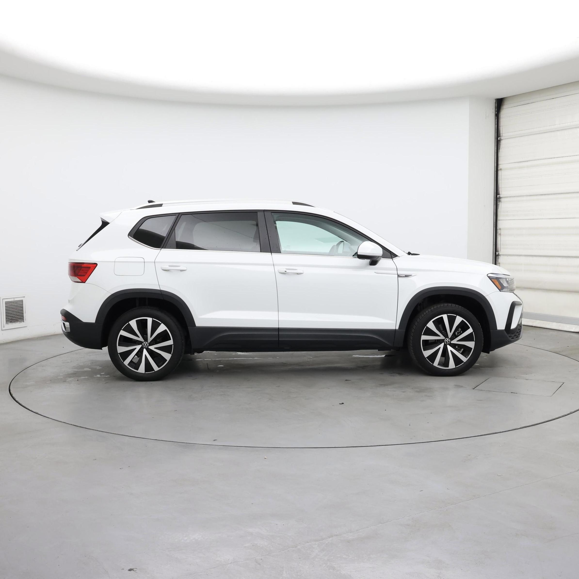 Thumbnail: 2023 Volkswagen Taos - 7