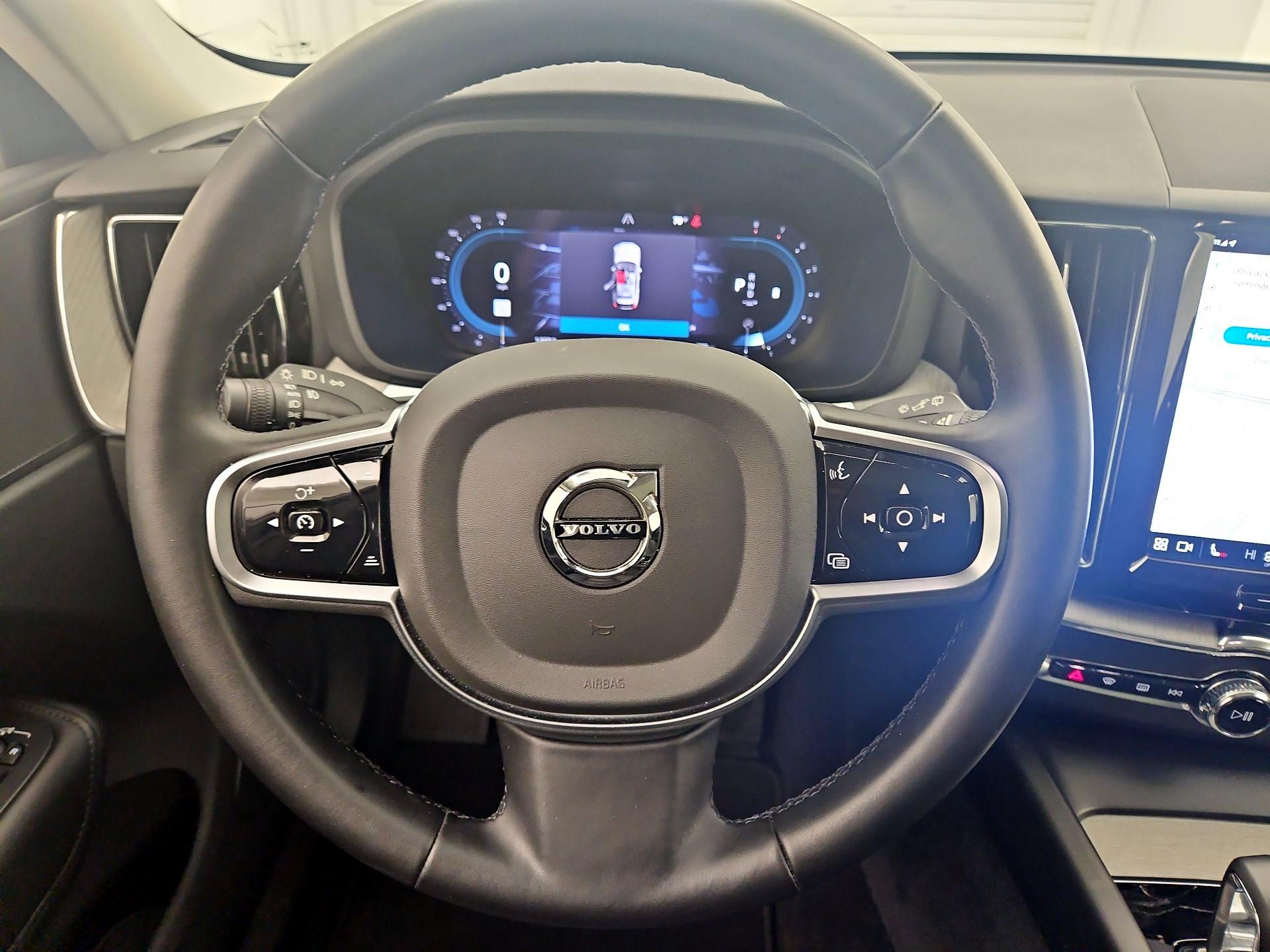 Thumbnail: 2023 Volvo XC60 - 10