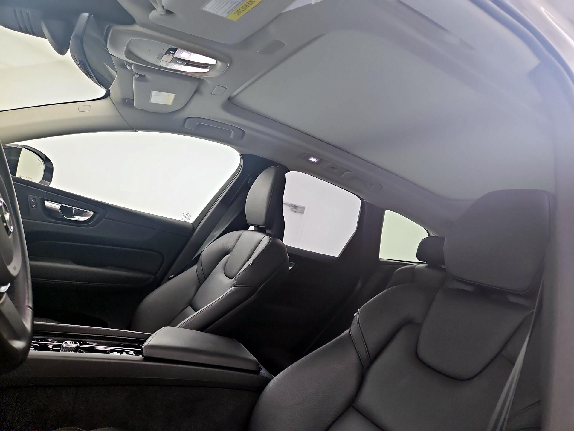 Thumbnail: 2023 Volvo XC60 - 20