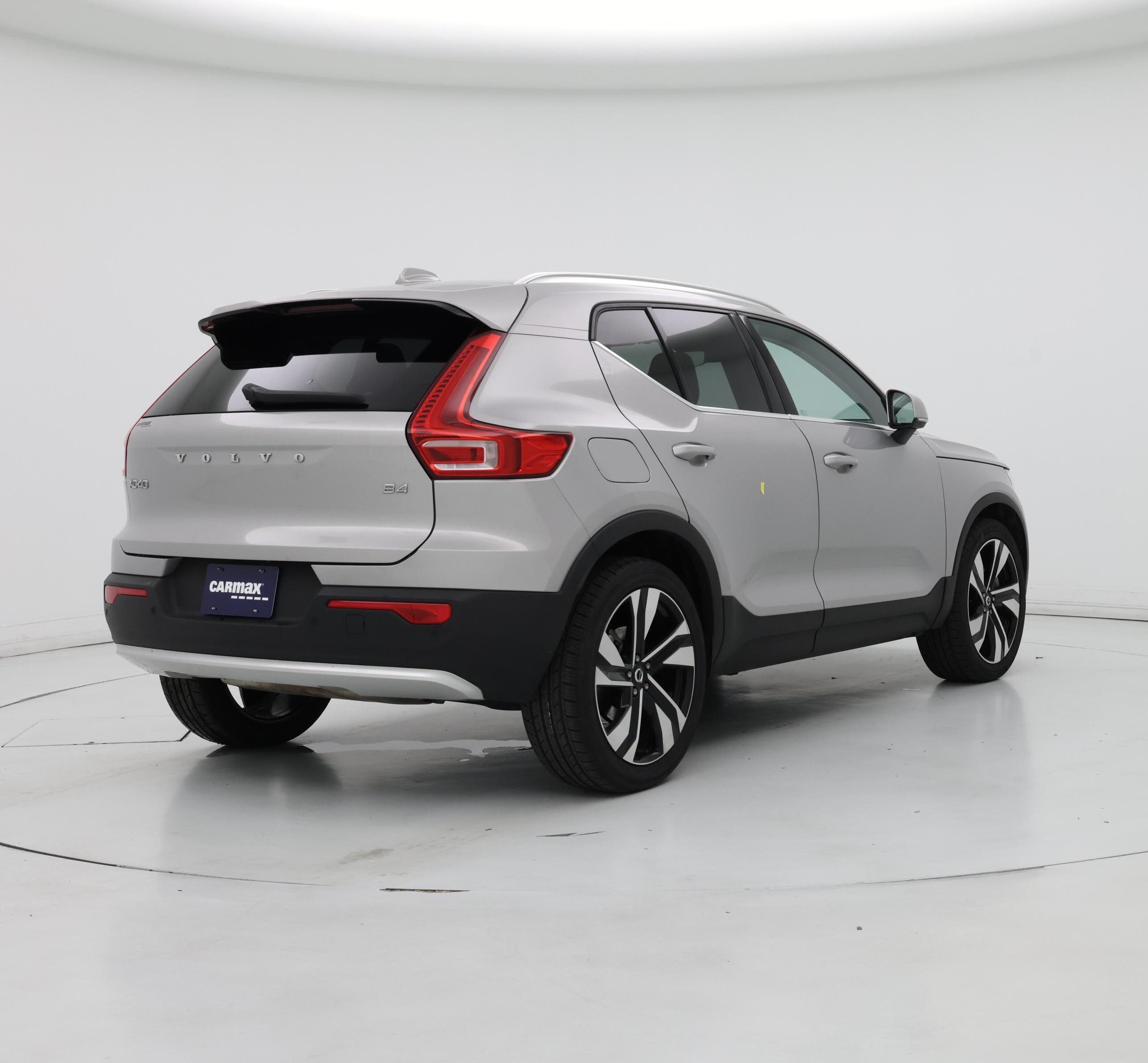 Thumbnail: 2023 Volvo XC40 - 8