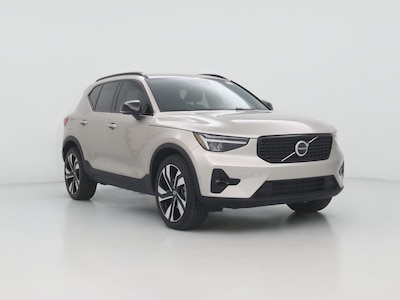 2023 Volvo XC40 B5 Ultimate Dark Theme