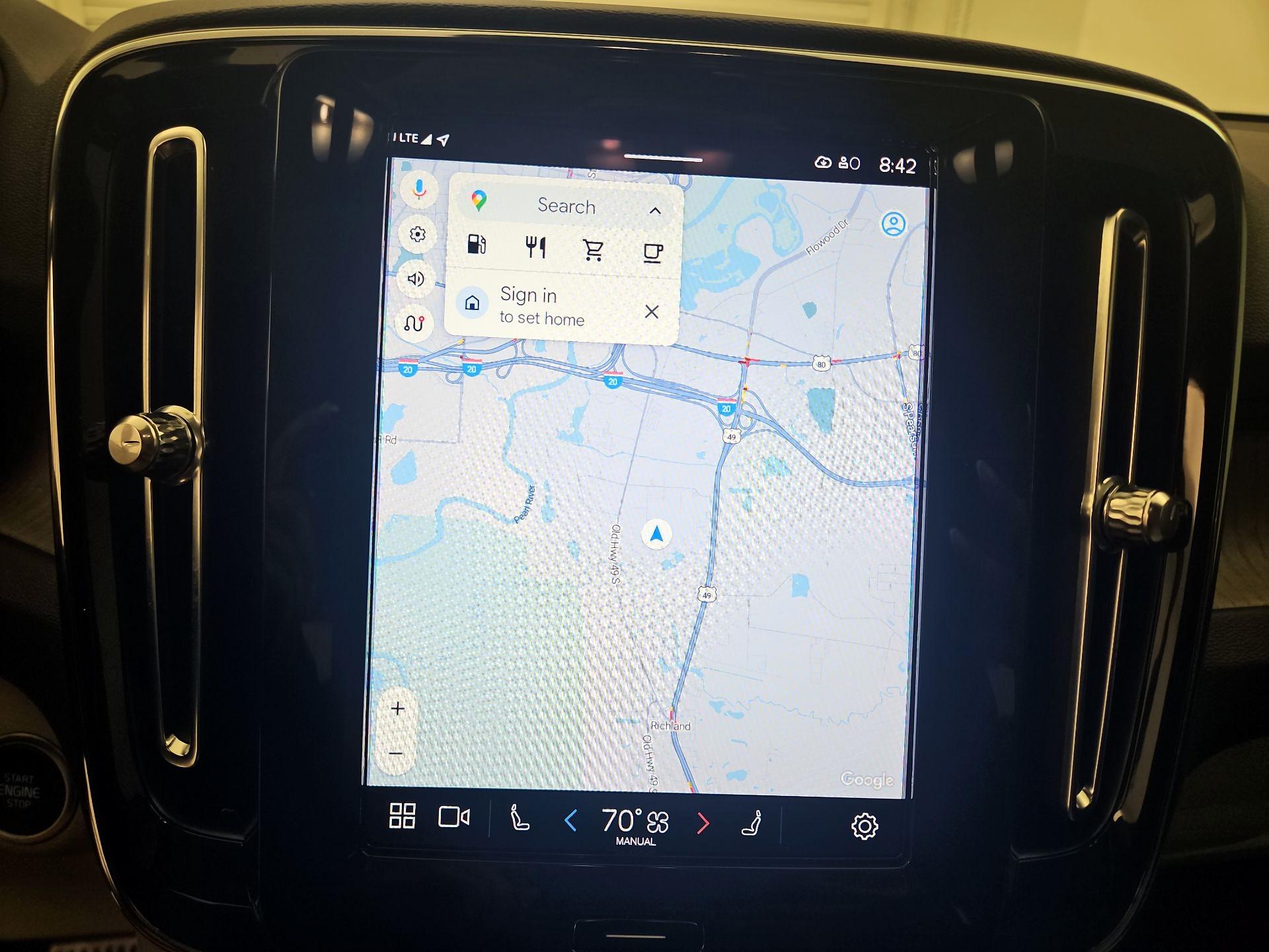 Thumbnail: 2023 Volvo XC40 - 14