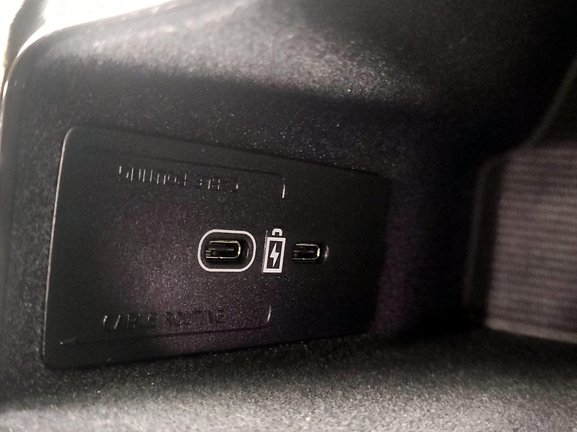 Thumbnail: 2023 Volvo XC90 - 18