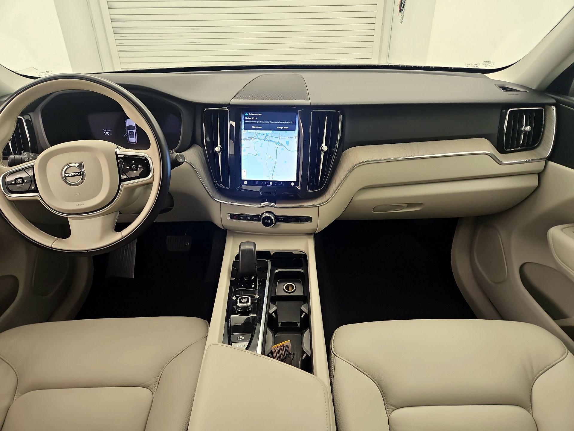 Thumbnail: 2023 Volvo XC60 - 9