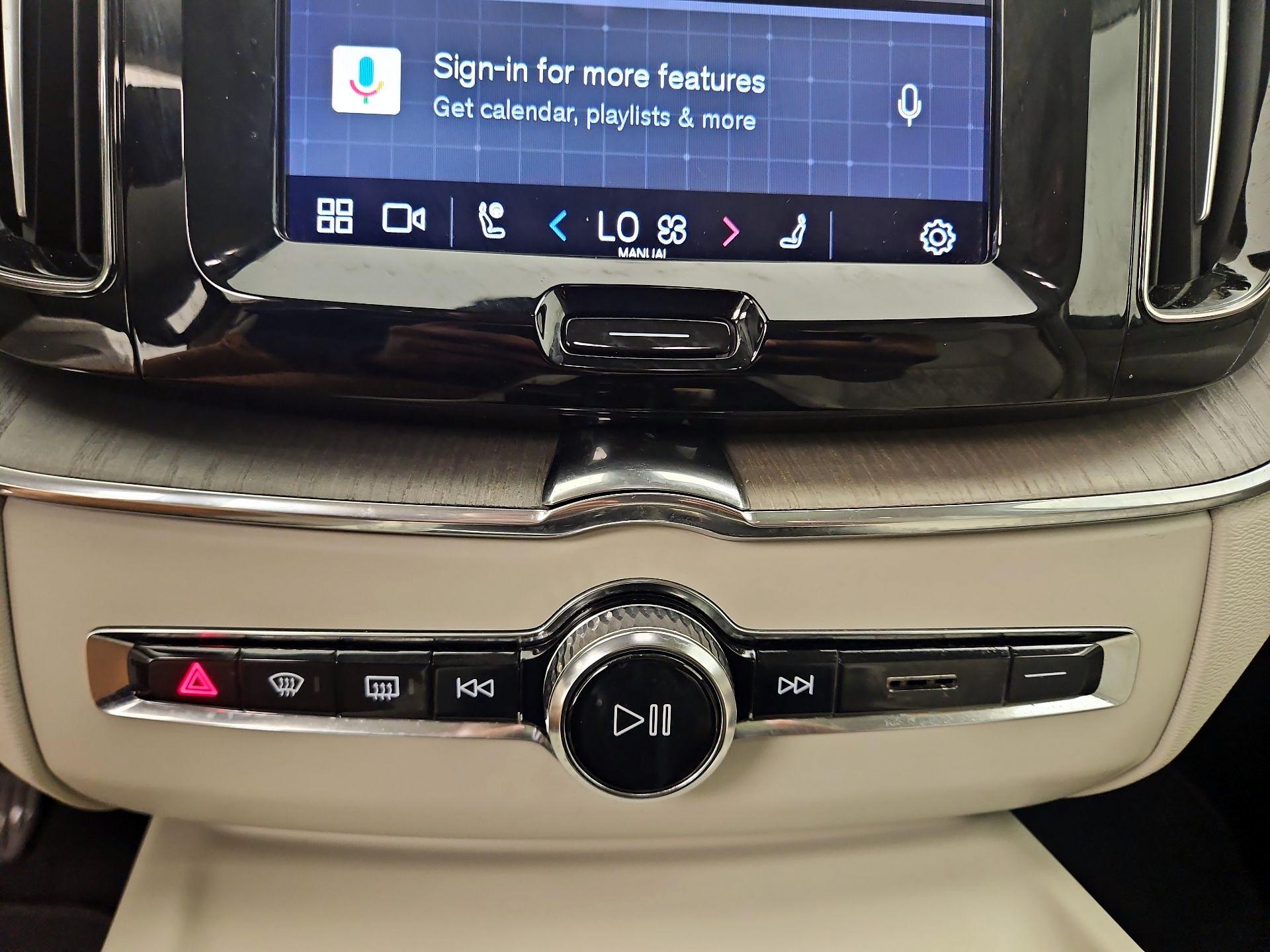 Thumbnail: 2023 Volvo XC60 - 17