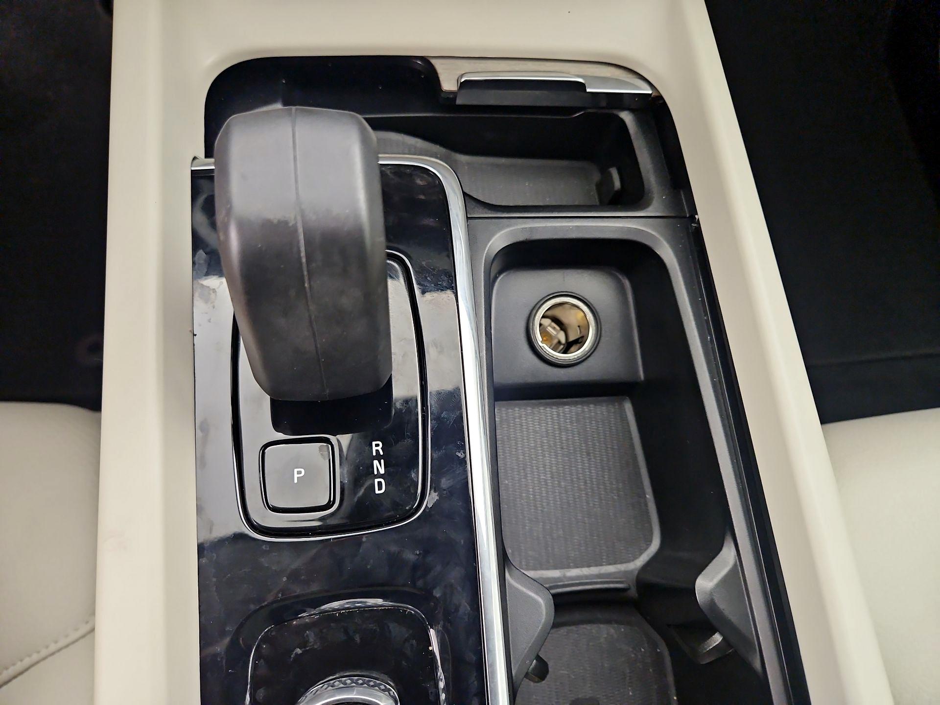 Thumbnail: 2023 Volvo XC60 - 18