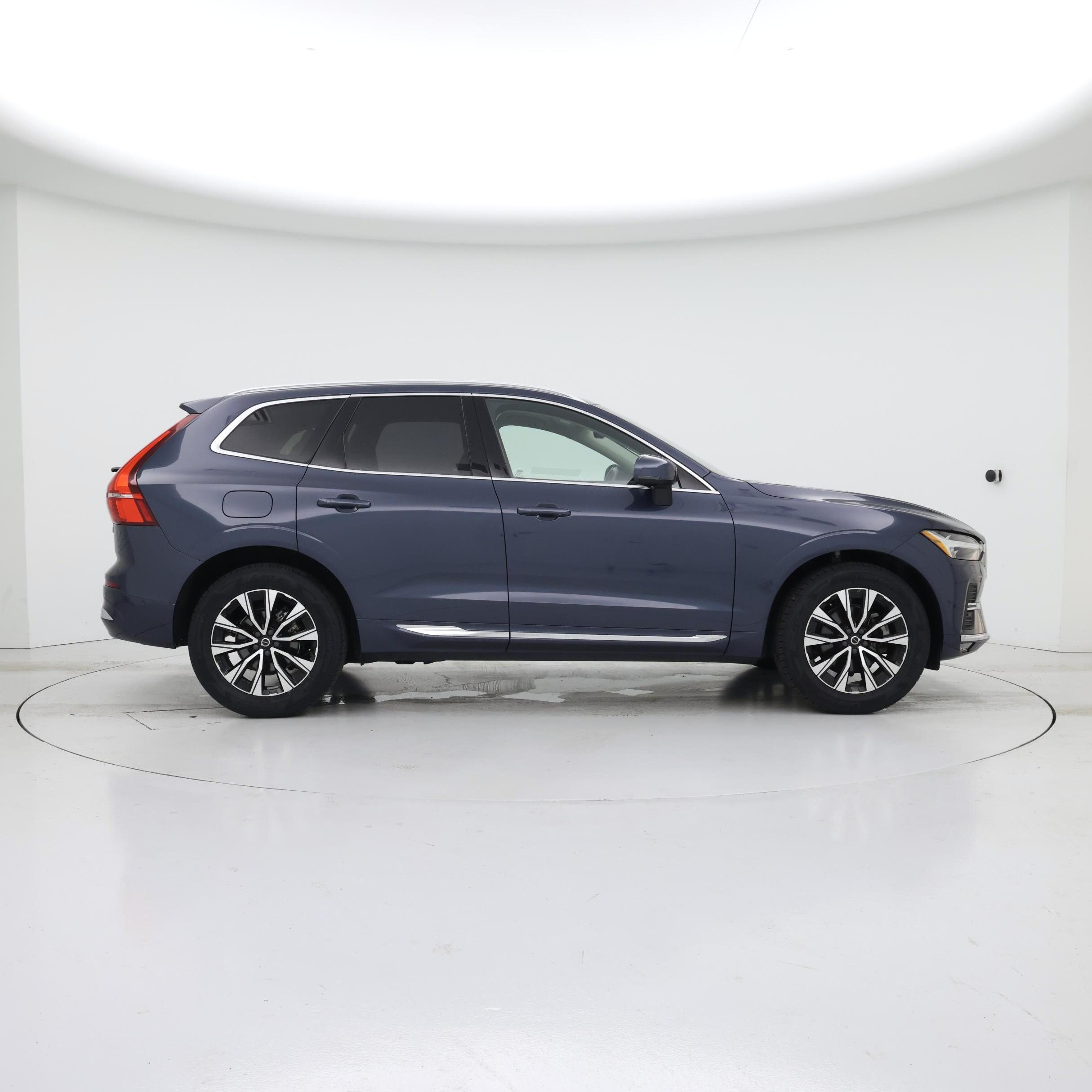 Thumbnail: 2023 Volvo XC60 - 7