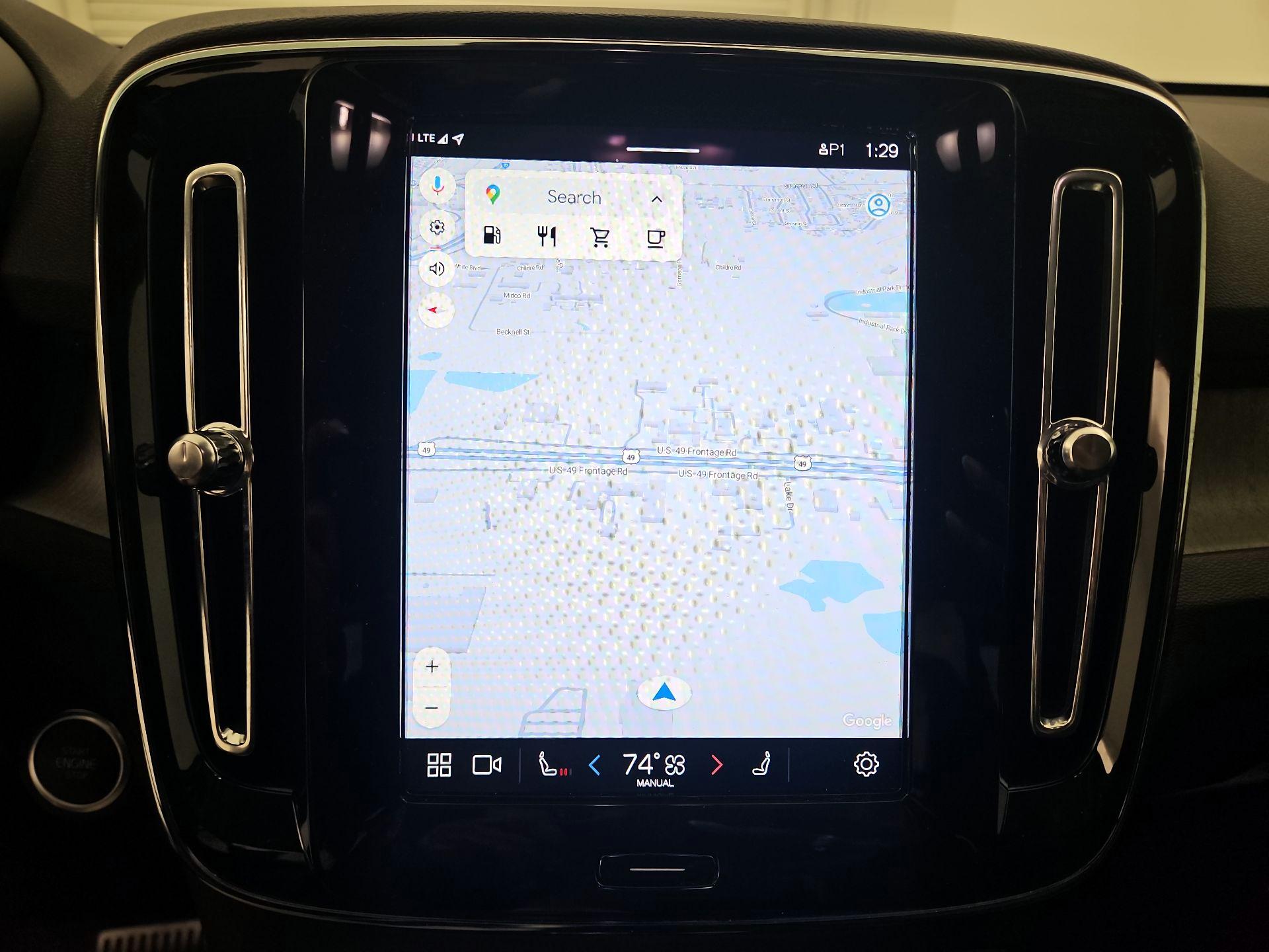 Thumbnail: 2025 Volvo XC40 - 14