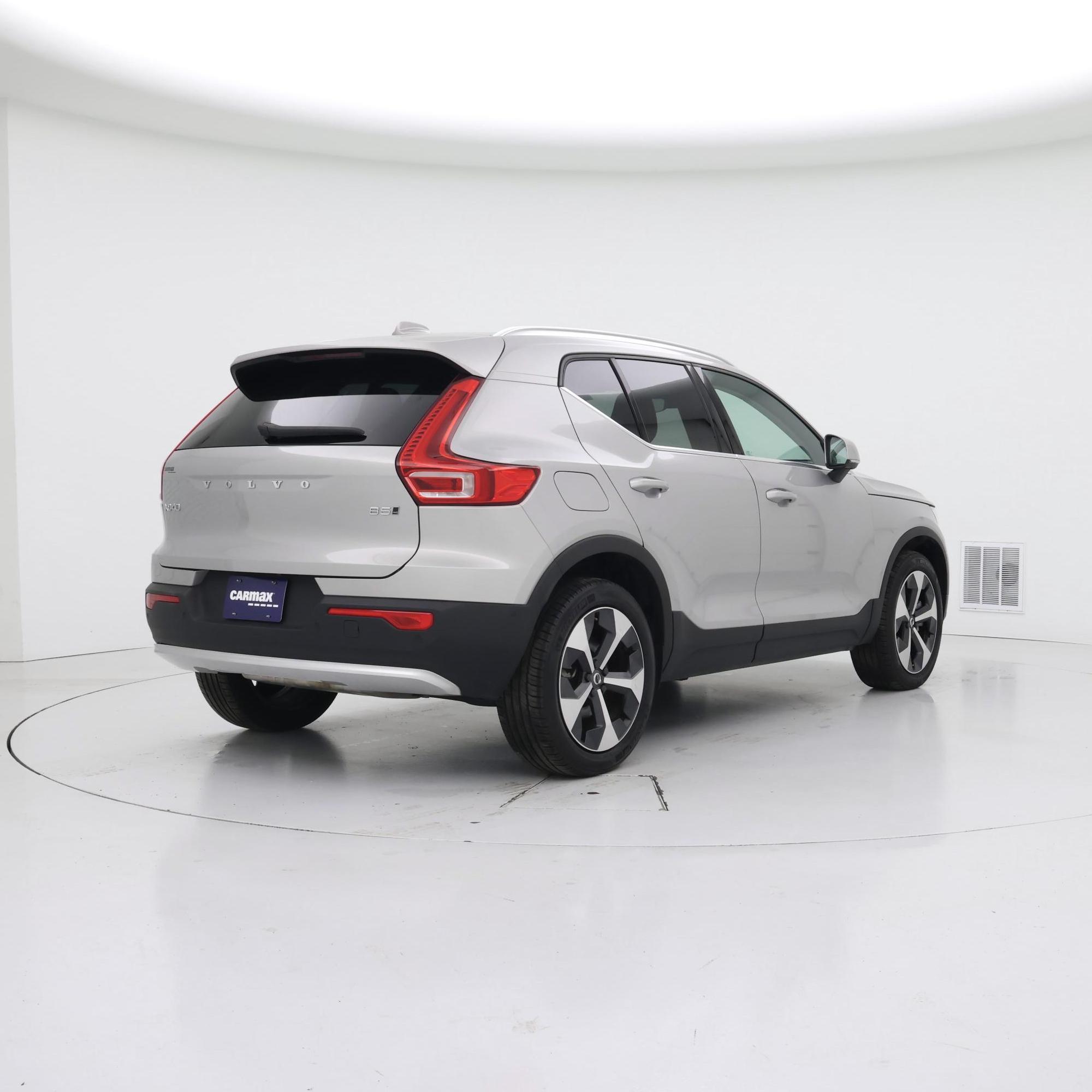 Thumbnail: 2025 Volvo XC40 - 8