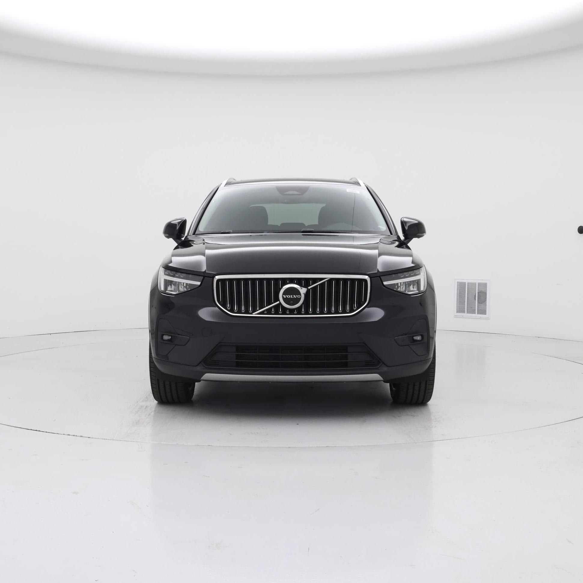 Thumbnail: 2023 Volvo XC40 - 5