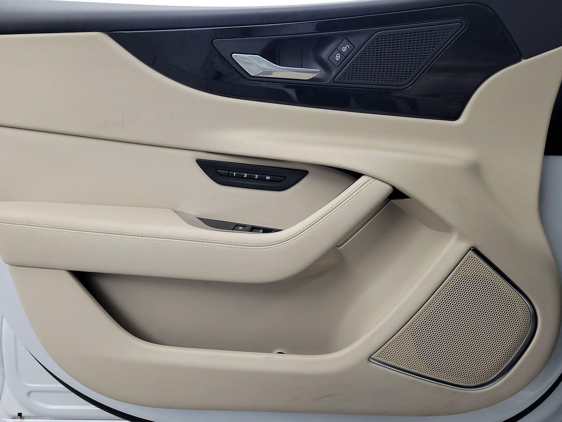 Thumbnail: 2020 Jaguar XE - 12