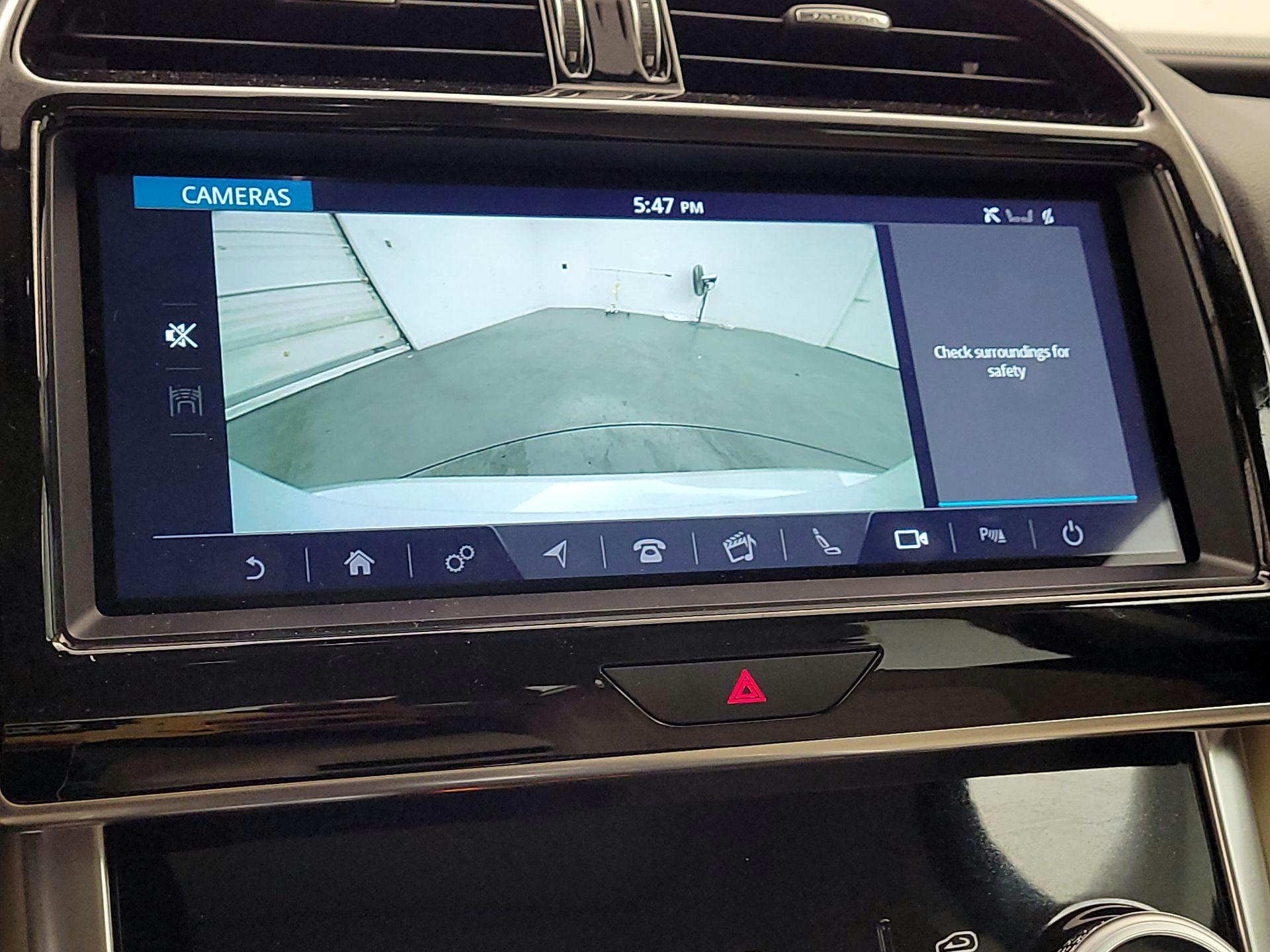 Thumbnail: 2020 Jaguar XE - 14