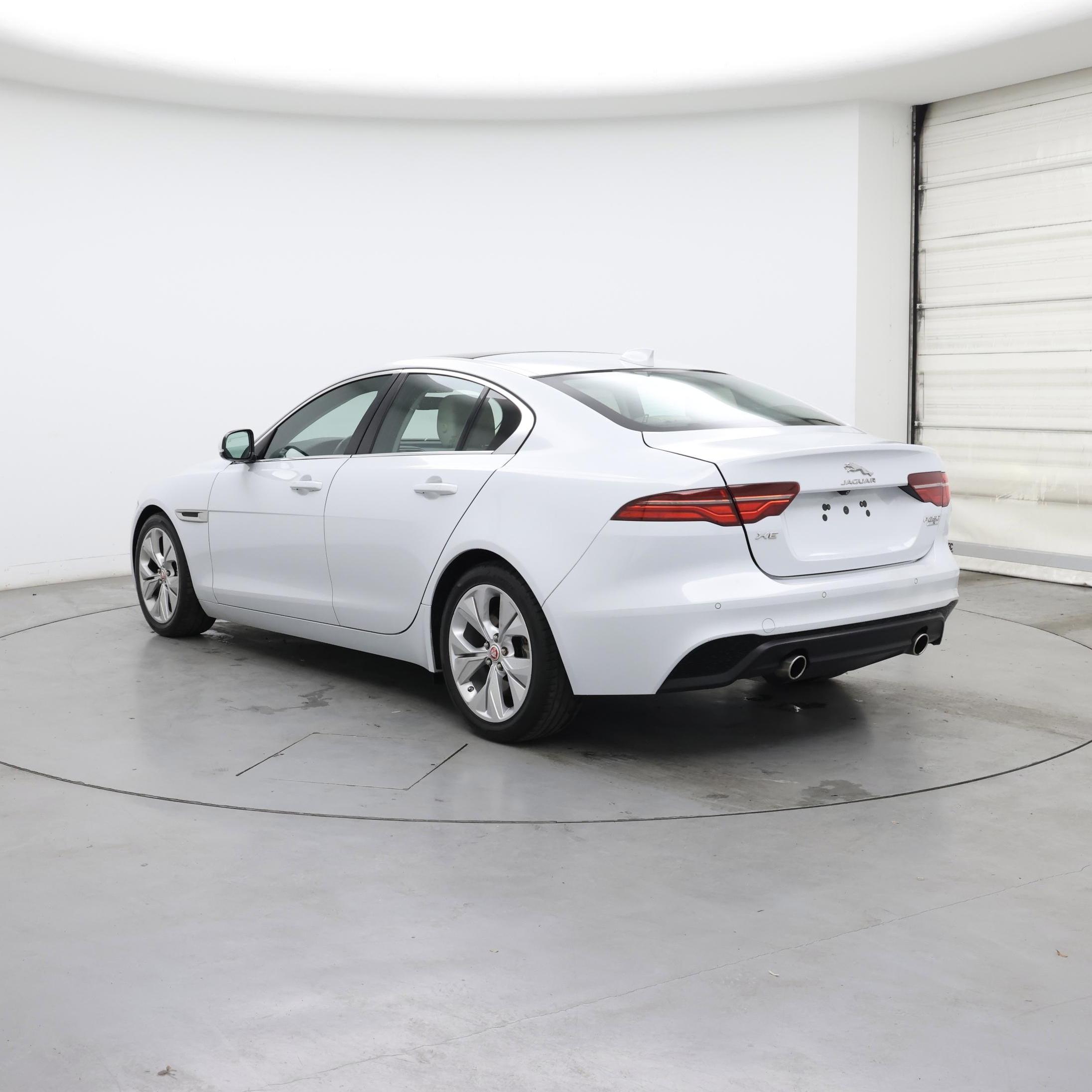 Thumbnail: 2020 Jaguar XE - 2