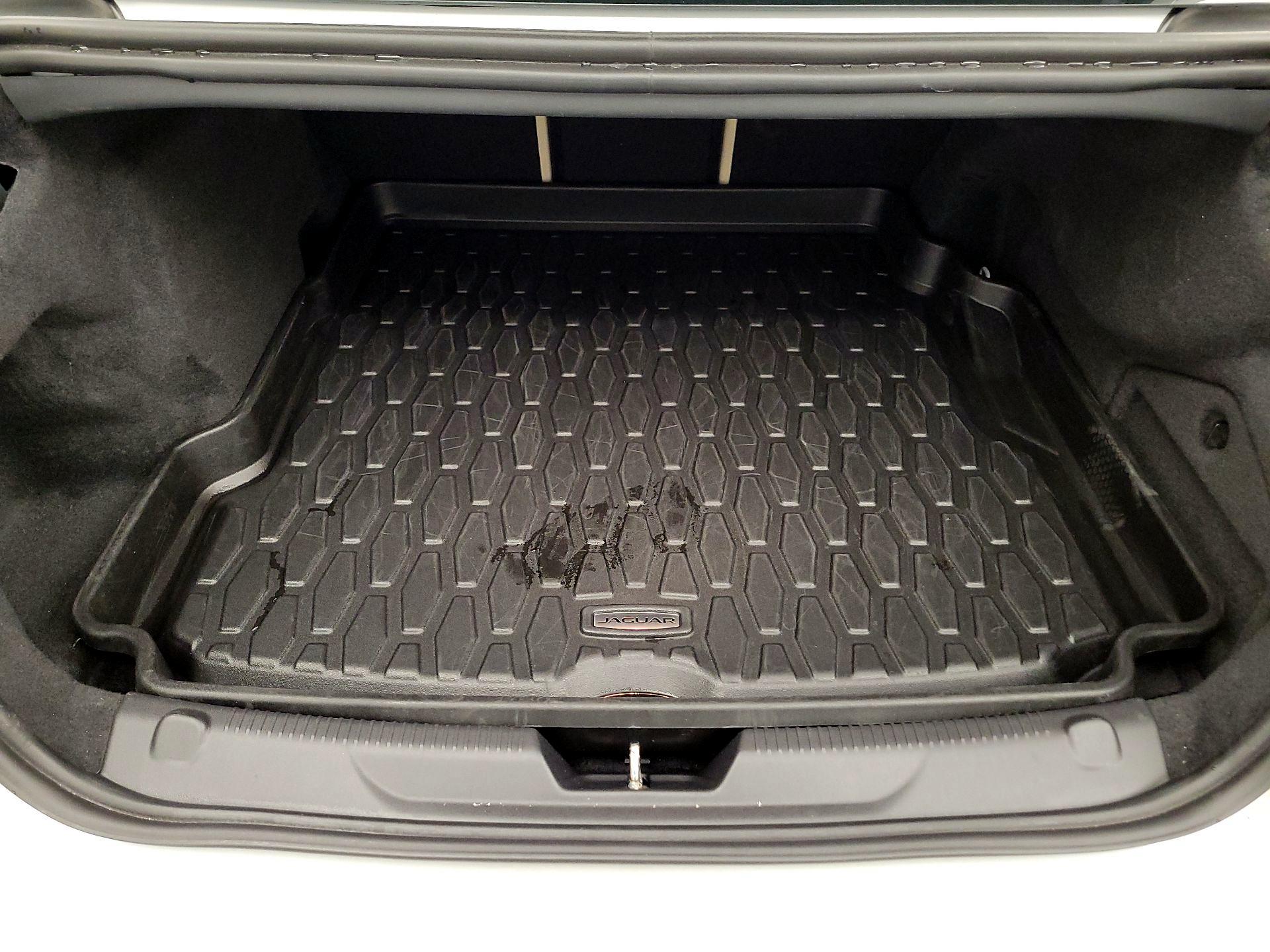 Thumbnail: 2020 Jaguar XE - 20