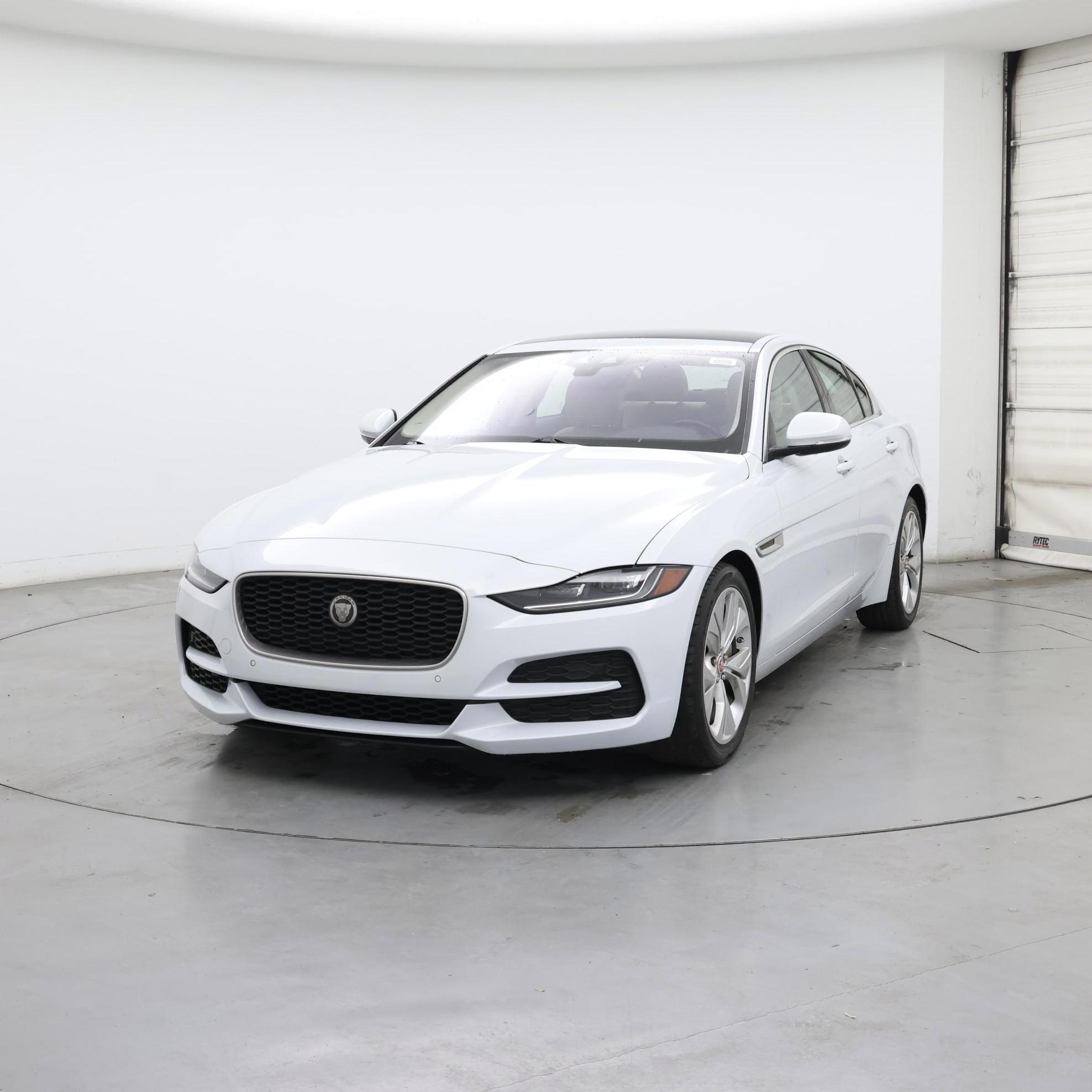 Thumbnail: 2020 Jaguar XE - 4