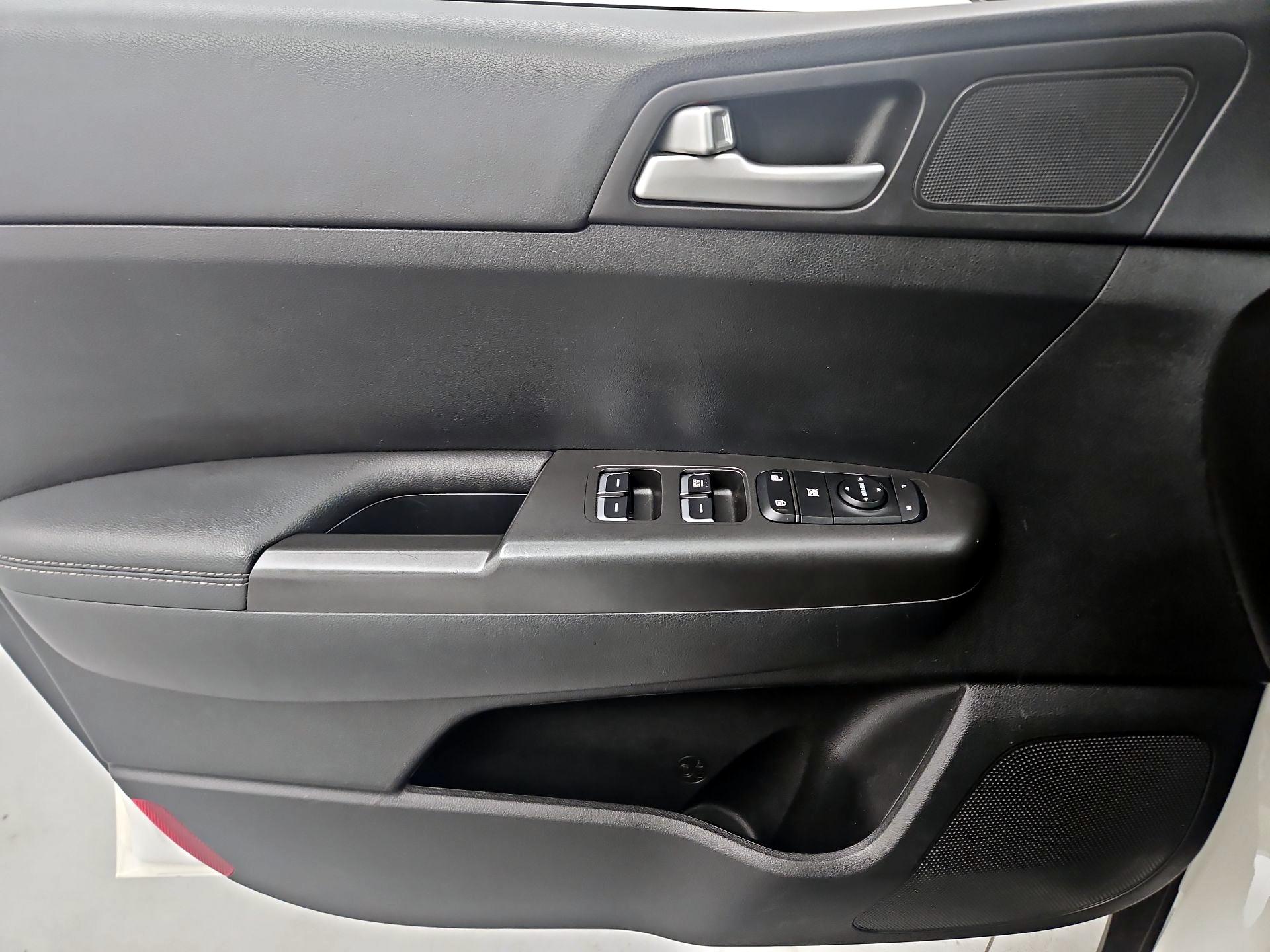 Thumbnail: 2021 Kia Sportage - 12