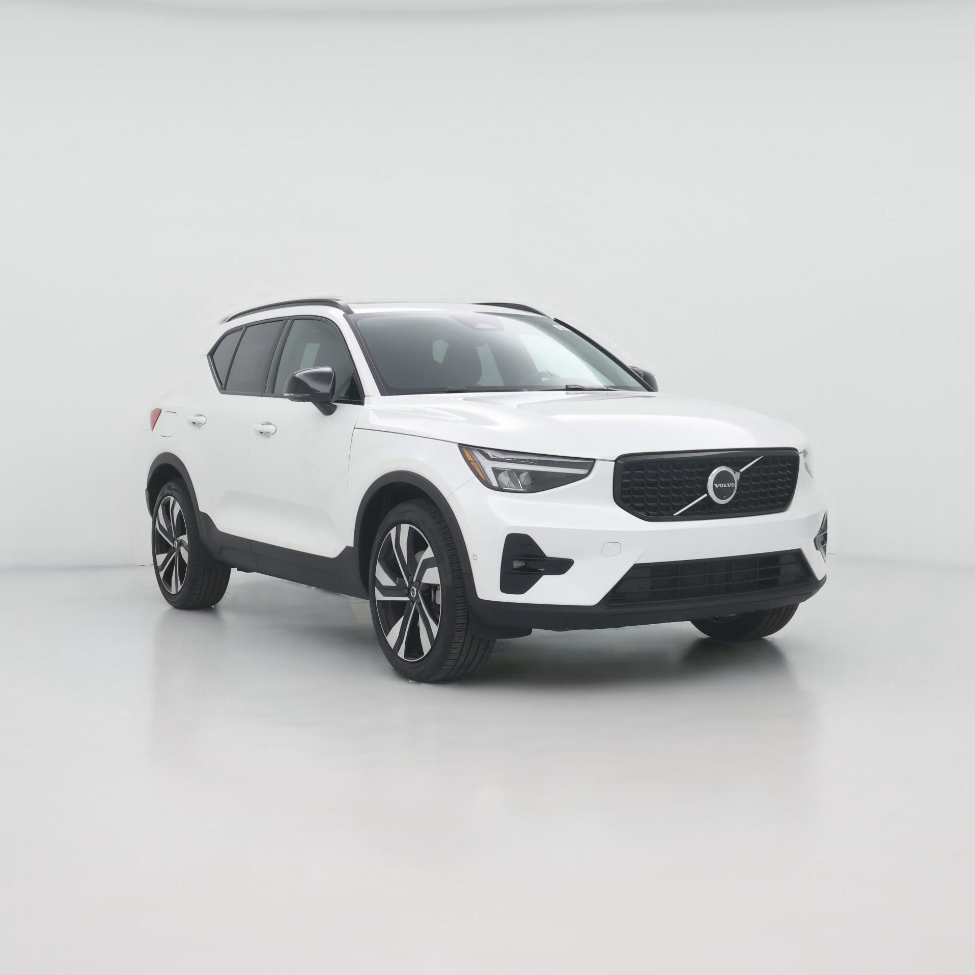 Thumbnail: 2025 Volvo XC40 - 1