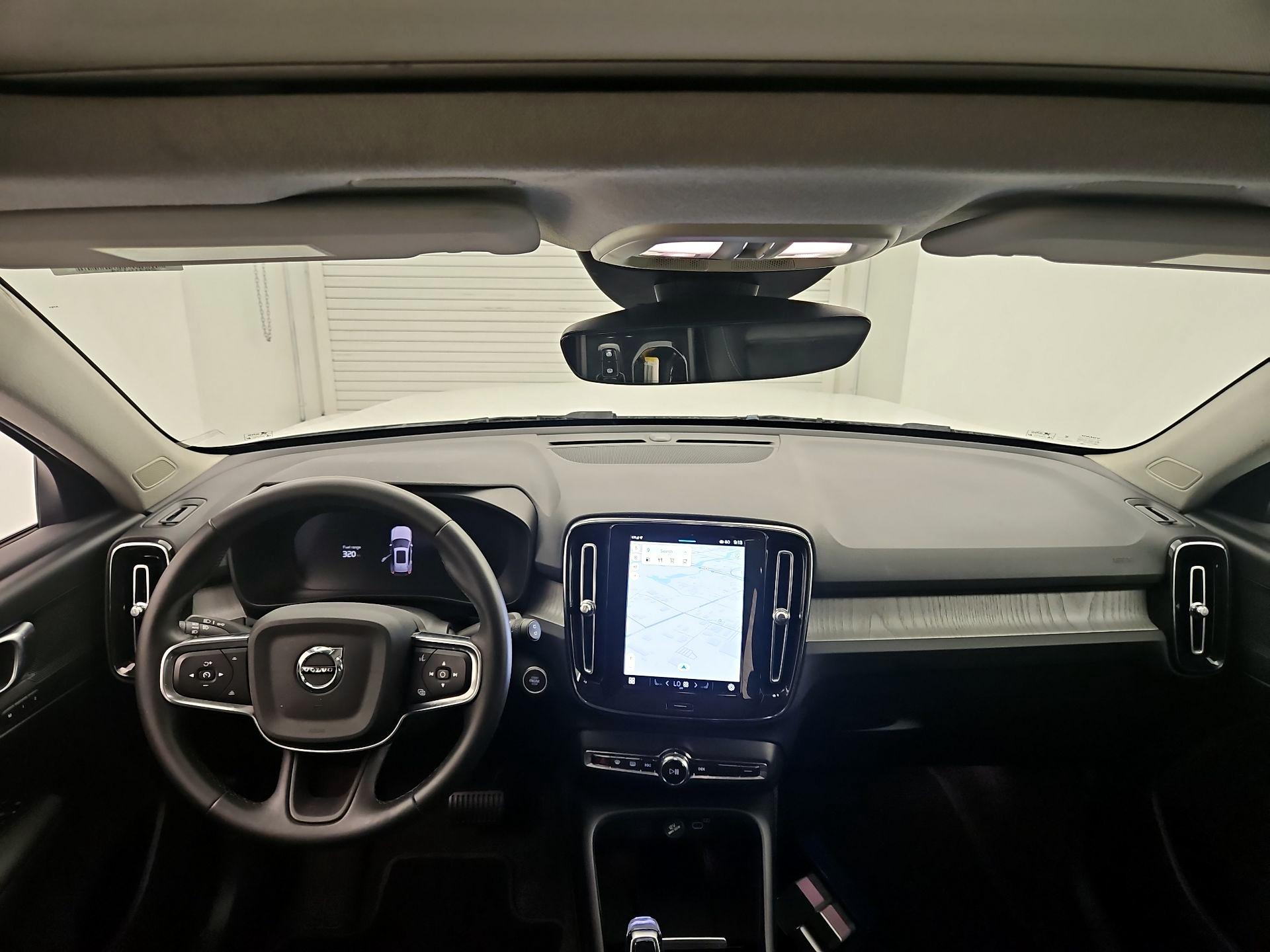 Thumbnail: 2025 Volvo XC40 - 9